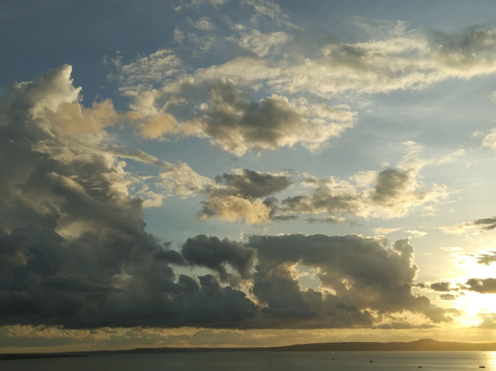 Xiaomi Mi Note2 sample photo. Clouds, sunset, calm photography
