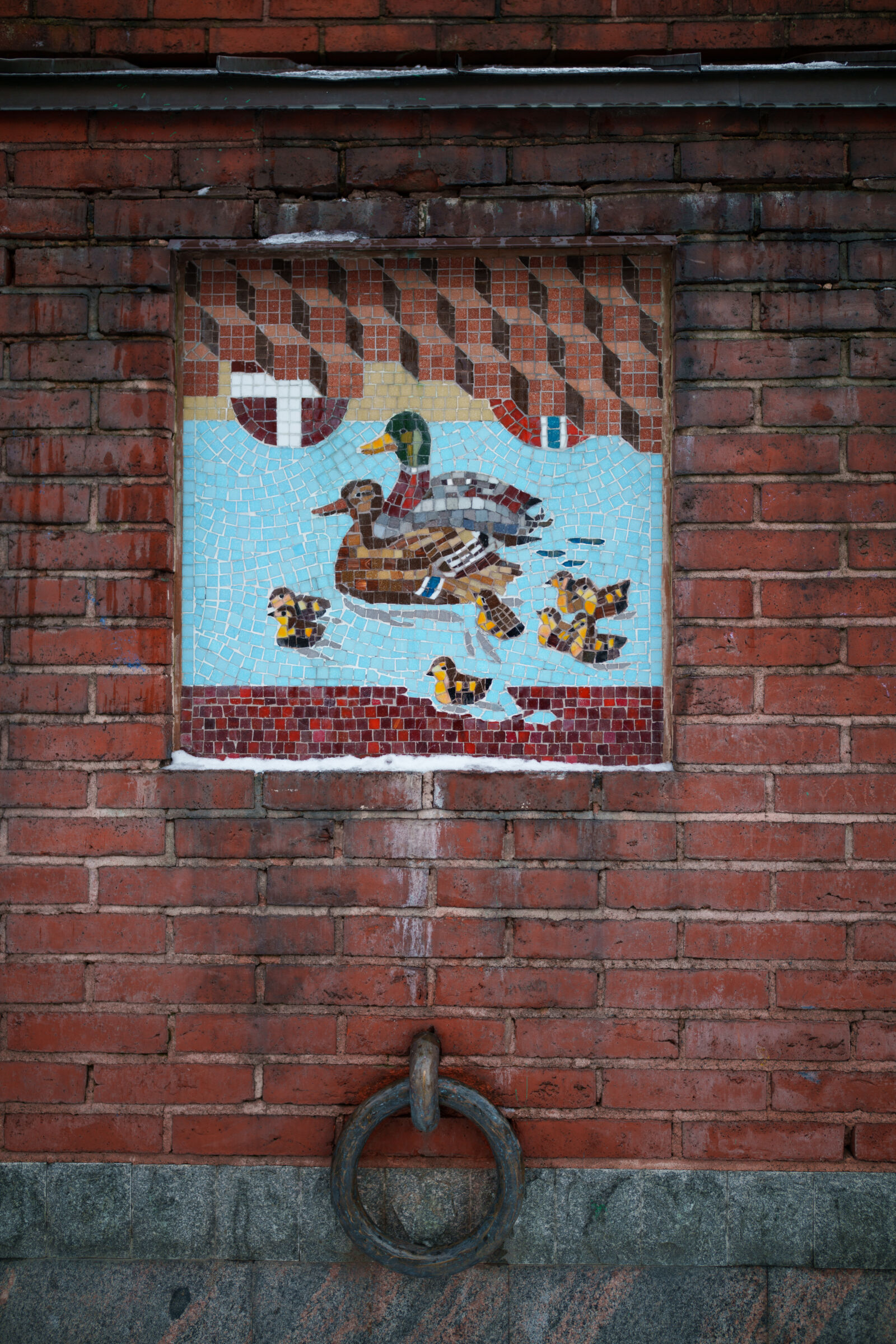 Samyang Remaster Slim 28mm F3.5 sample photo. Old mural photography