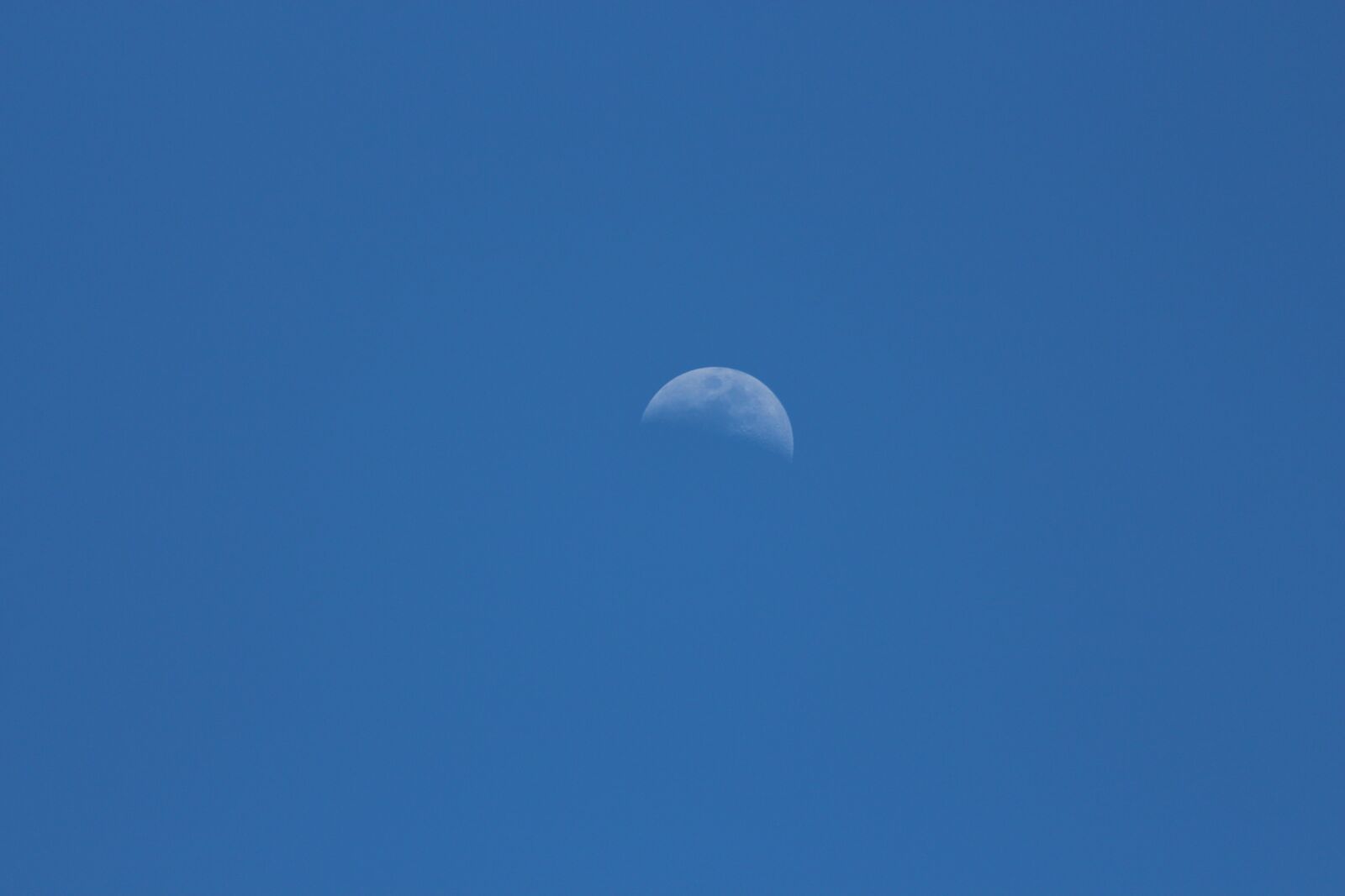 Canon EOS 650D (EOS Rebel T4i / EOS Kiss X6i) sample photo. Moon day, moon, blue photography