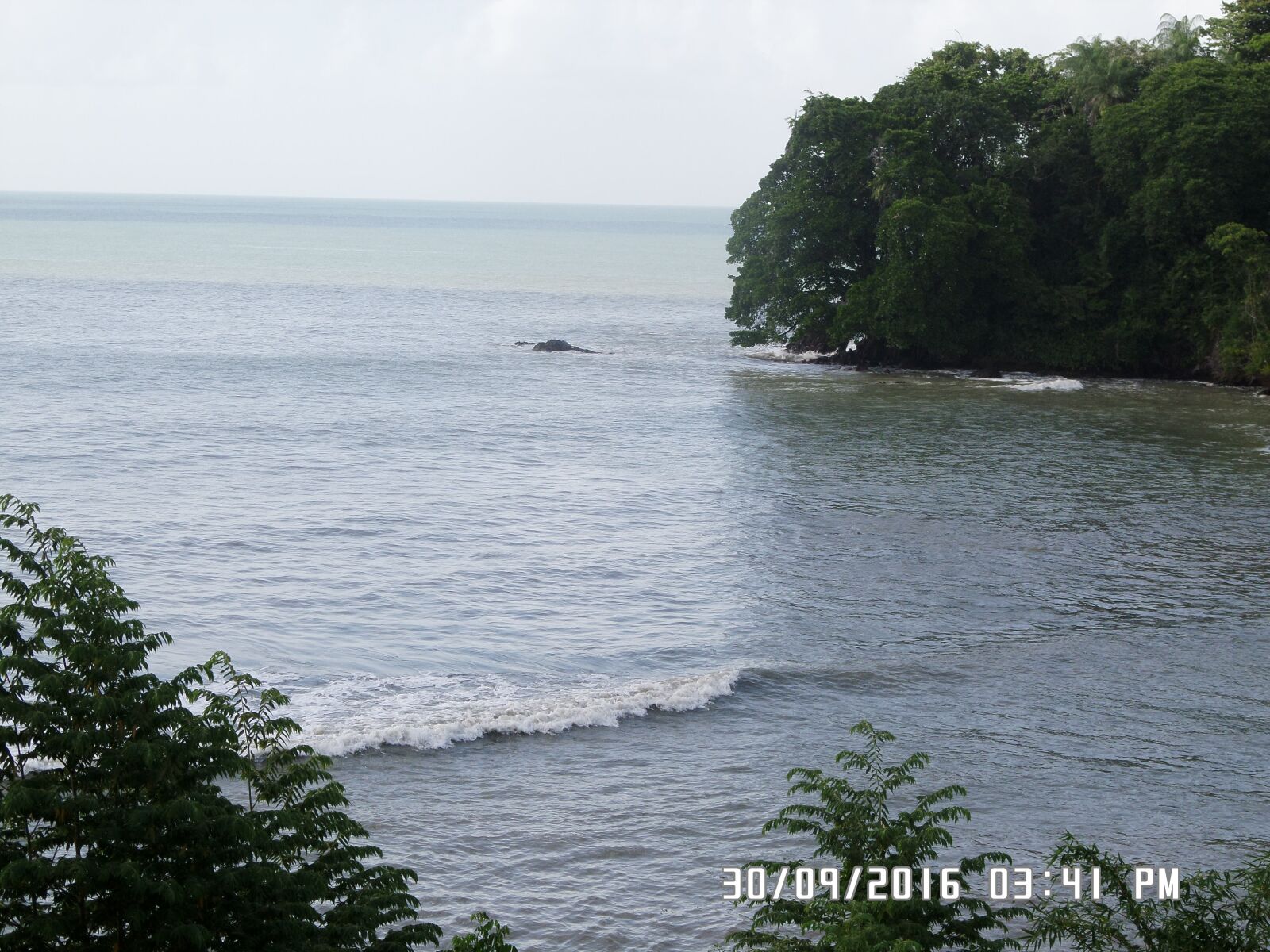 Samsung WB30F/WB31F/WB32F sample photo. Sea, waves, island photography