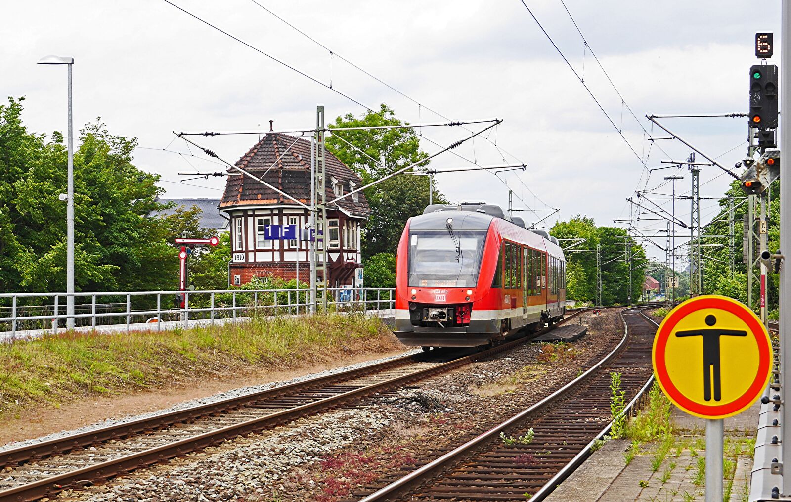 Panasonic Lumix DMC-GH3 sample photo. Rendsburg, historical positioner, modern photography