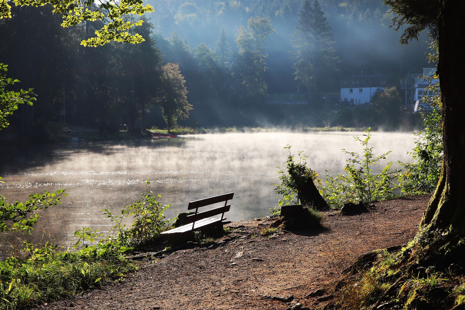 Canon EF-M 15-45mm F3.5-6.3 IS STM sample photo. Autumn, lake, sunrise photography