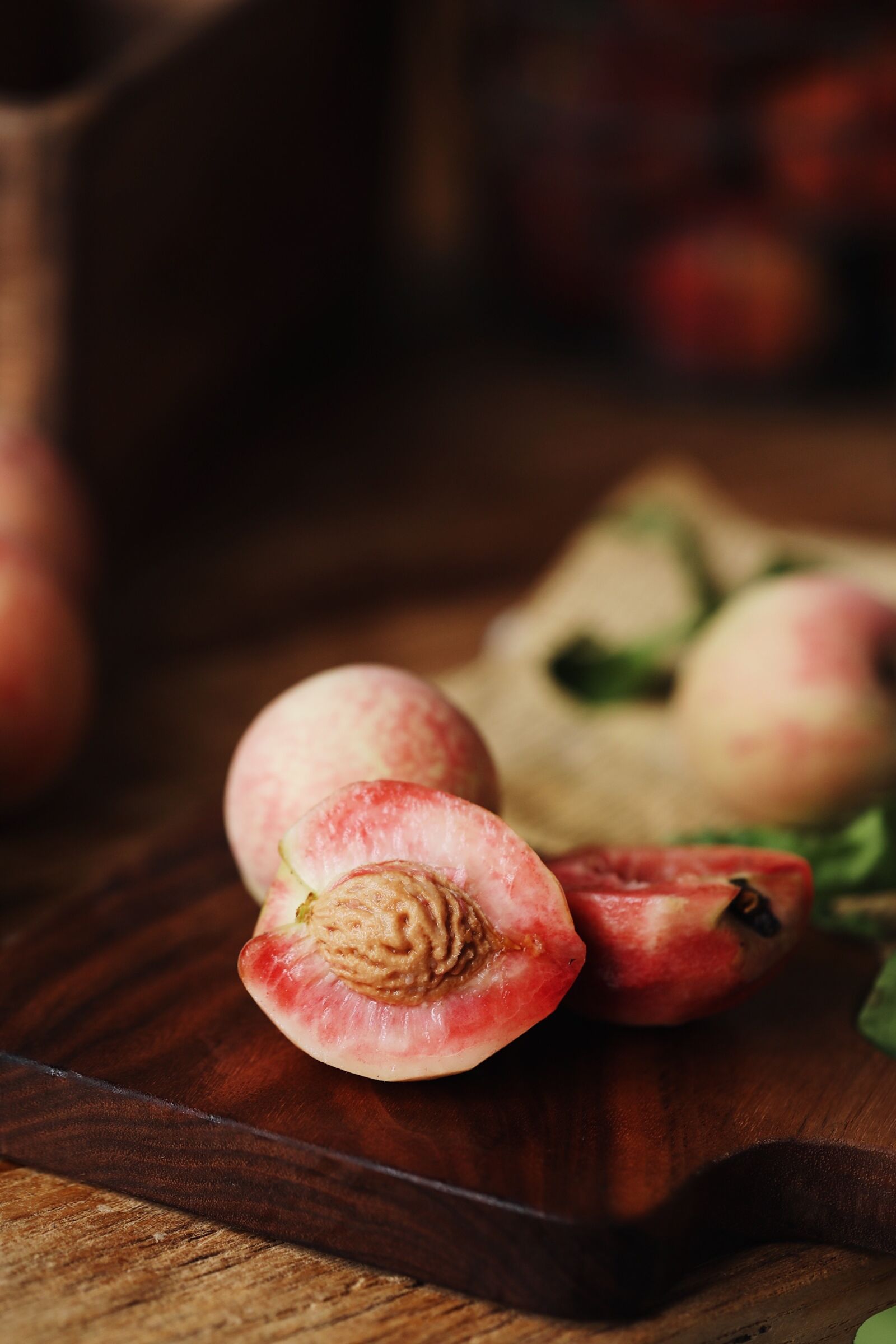 Canon EF 100mm F2.8L Macro IS USM sample photo. Litchi, fruit, peaches photography