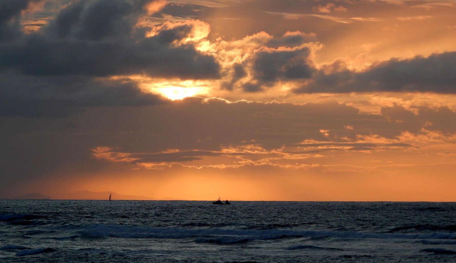 Nikon Coolpix S9700 sample photo. Sunset, sea, clouds photography