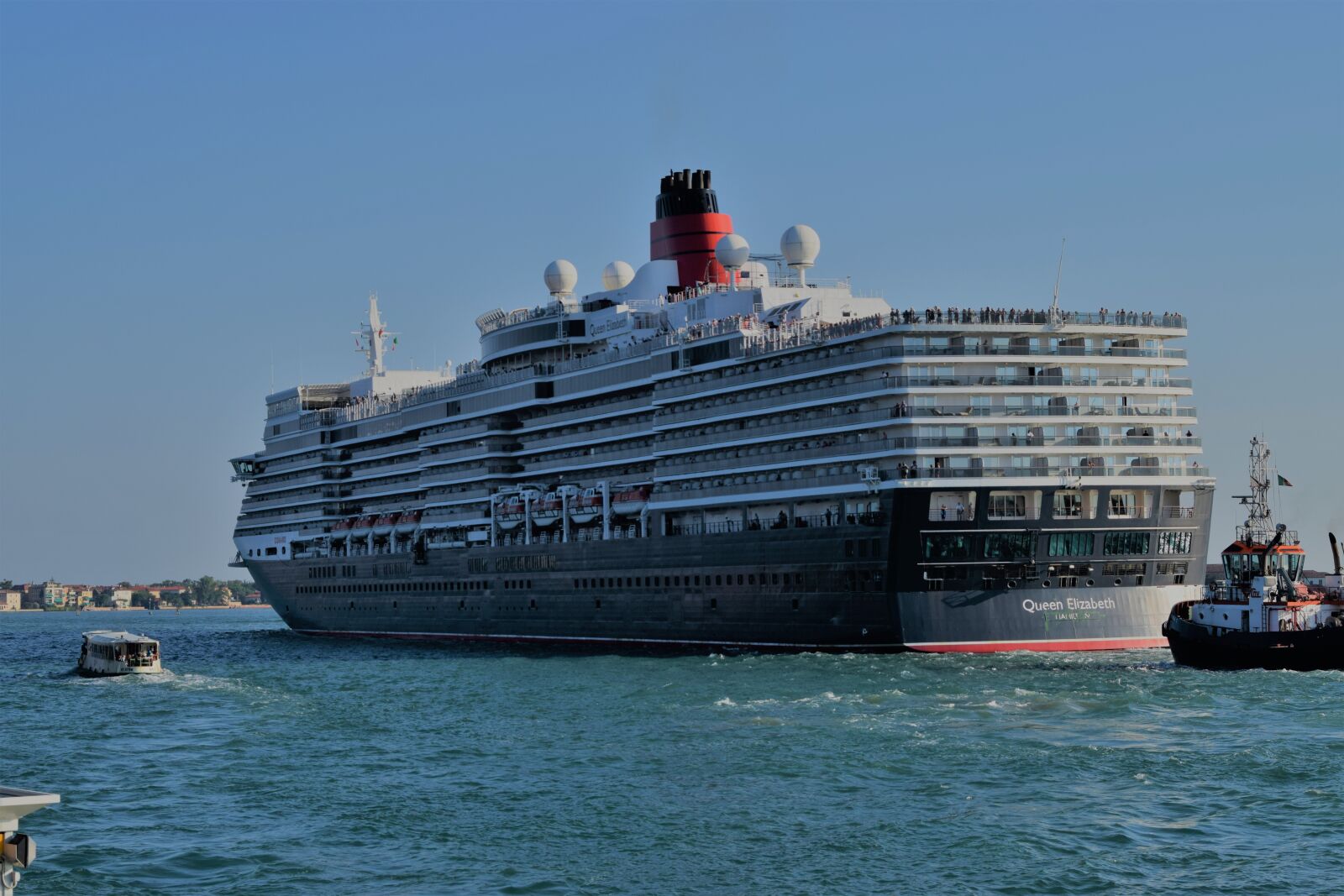 Nikon D3300 sample photo. Cruise, ship, queenelizabeth photography