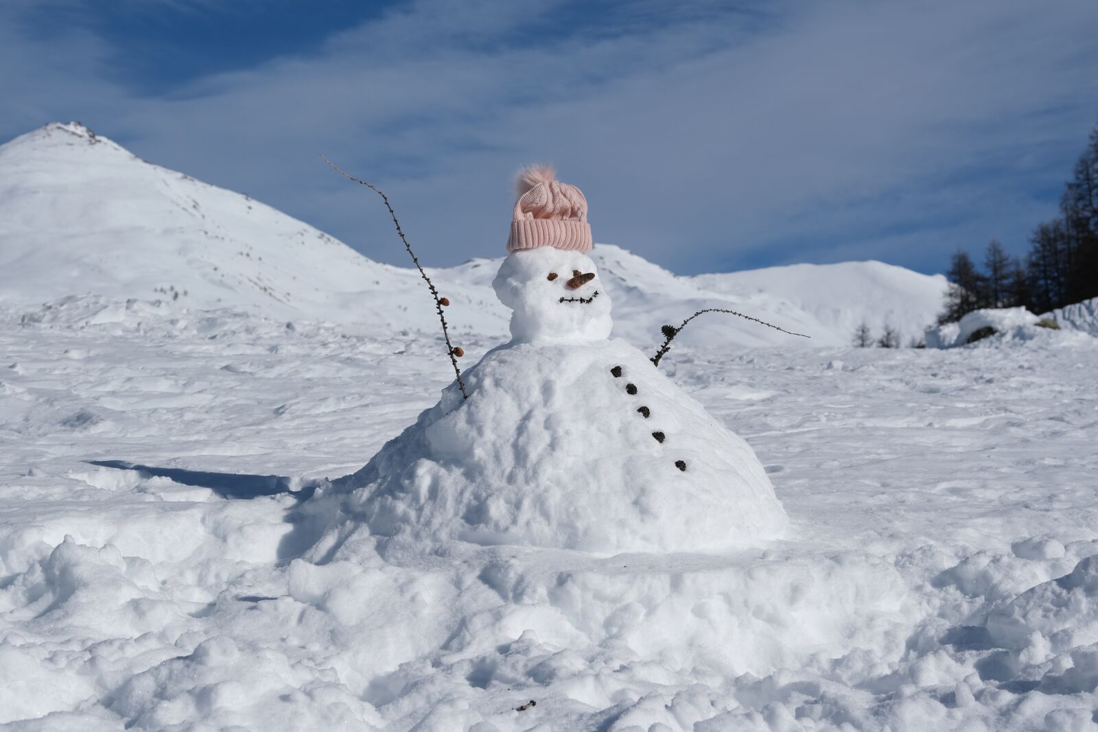 Fujifilm X-T30 sample photo. Snowman, snow, ski photography