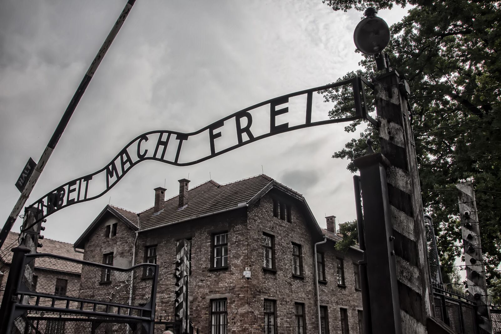 Canon EOS 600D (Rebel EOS T3i / EOS Kiss X5) sample photo. Auschwitz i, auschwitz, poland photography