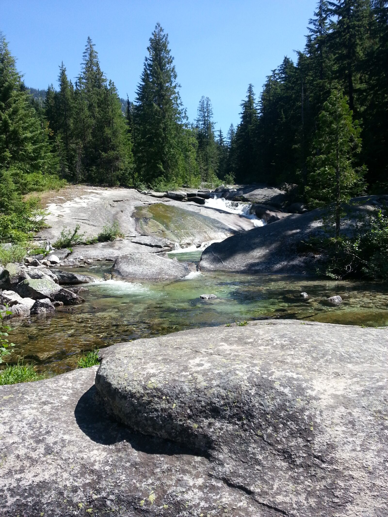 Samsung Galaxy S3 sample photo. Clear water, creek, stone photography