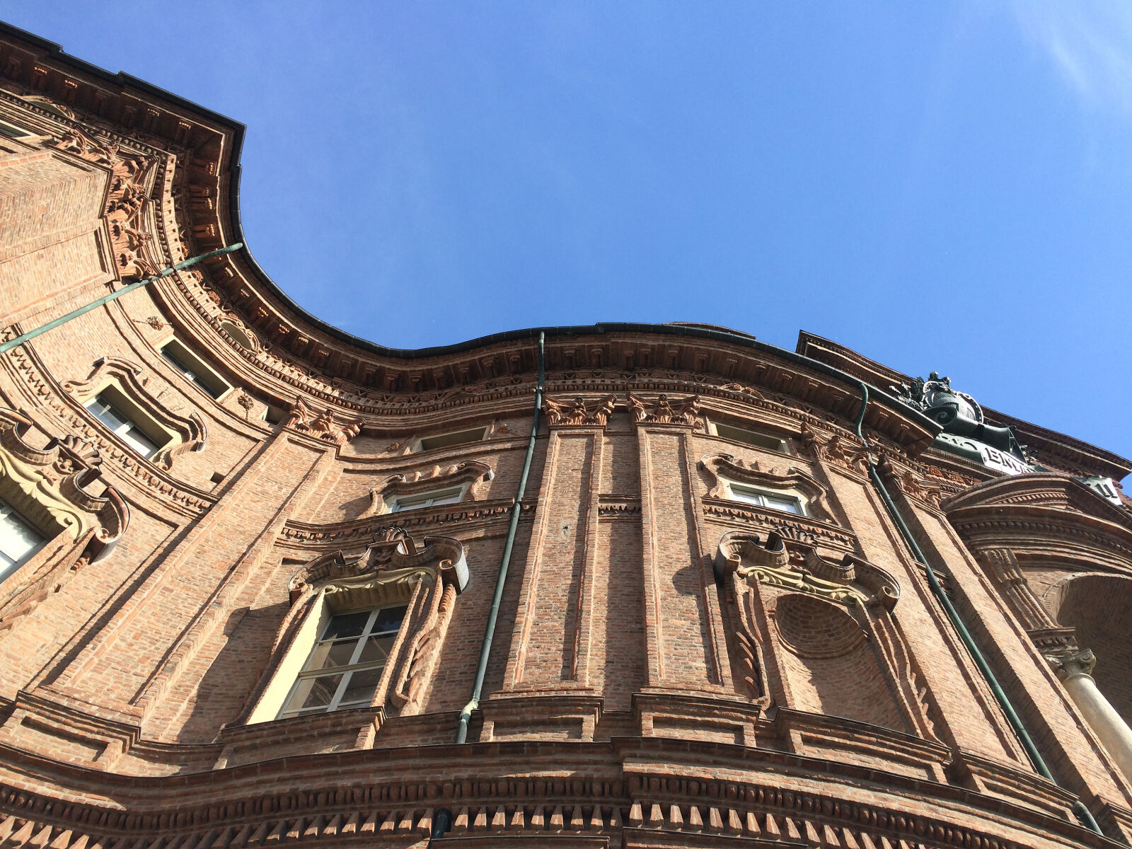 iPhone 5s back camera 4.12mm f/2.2 sample photo. Architecture, blue, sky, bricks photography