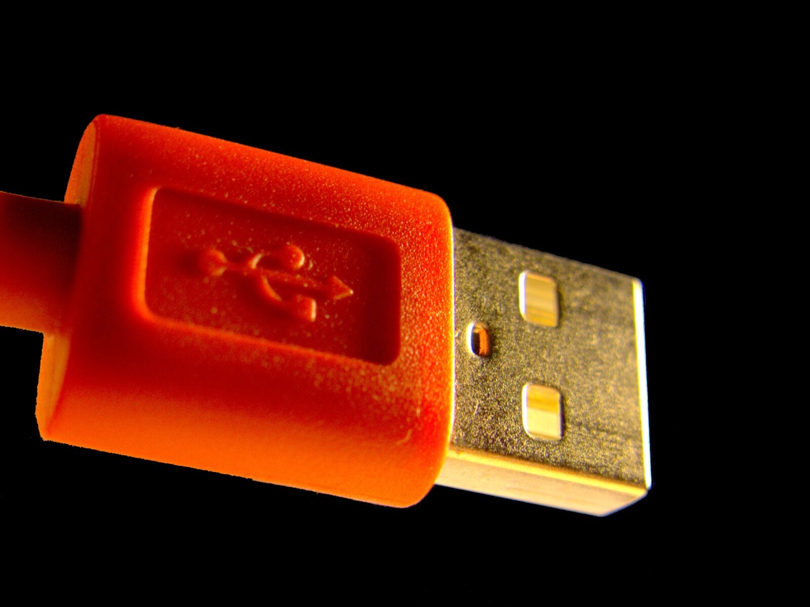 Panasonic Lumix DMC-FZ1000 sample photo. Usb plug, usb, cable photography
