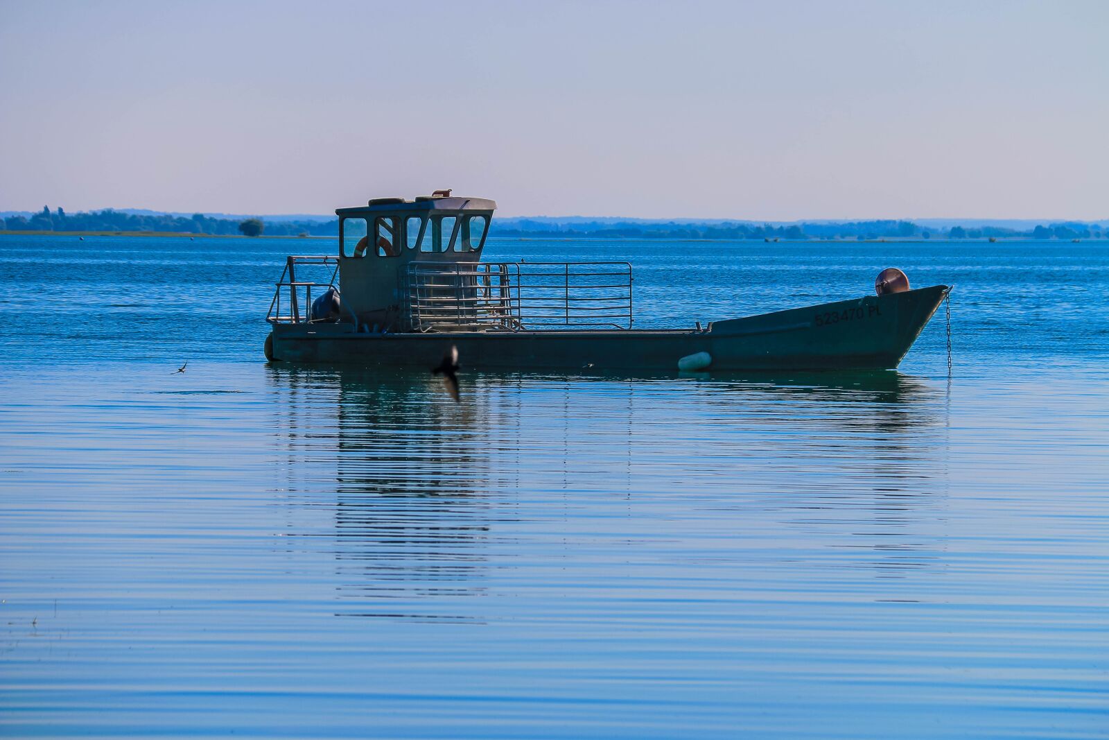 Canon EOS 70D sample photo. Boat, against the light photography