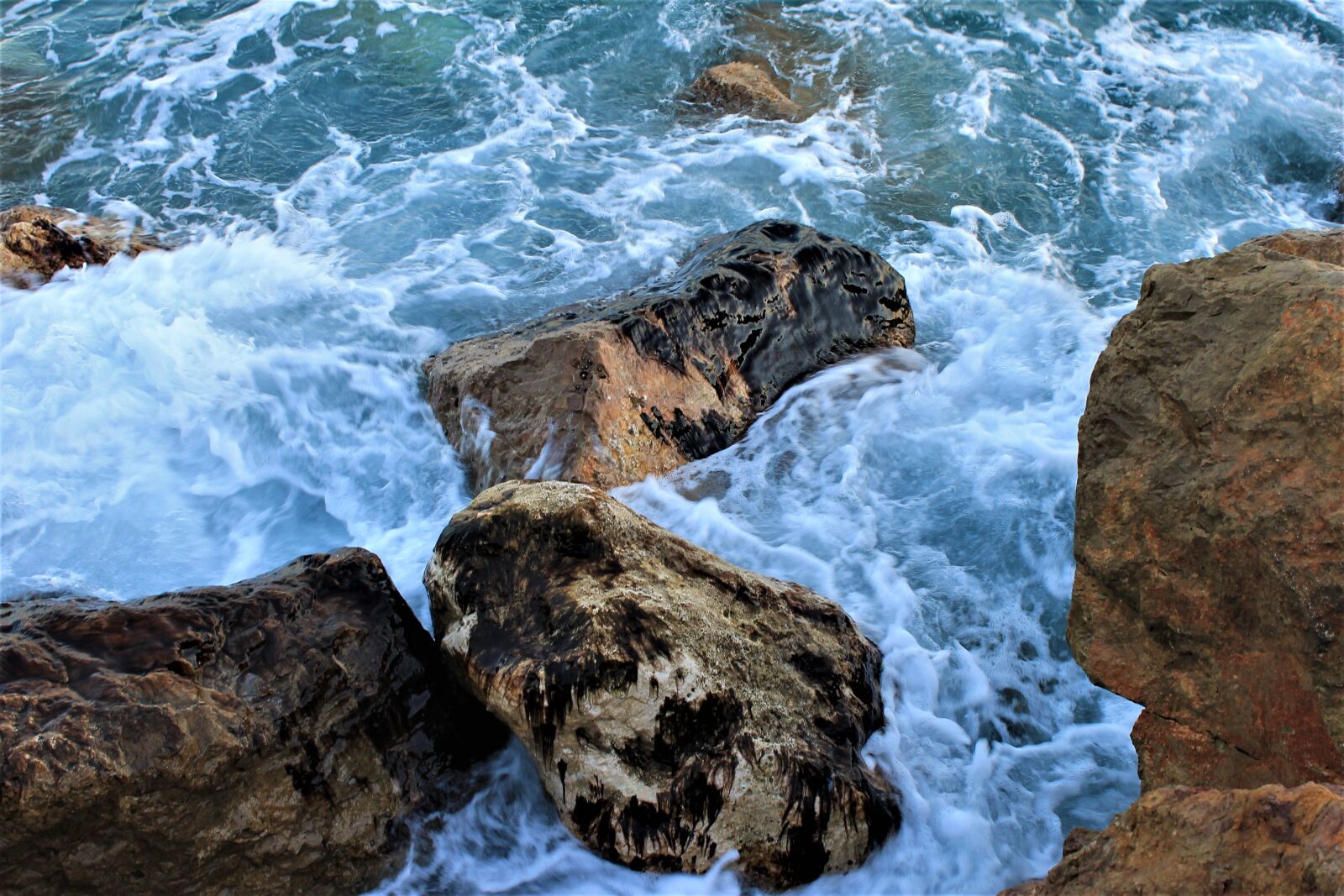 Canon EOS 1100D (EOS Rebel T3 / EOS Kiss X50) sample photo. Sea, scoured, sea foam photography