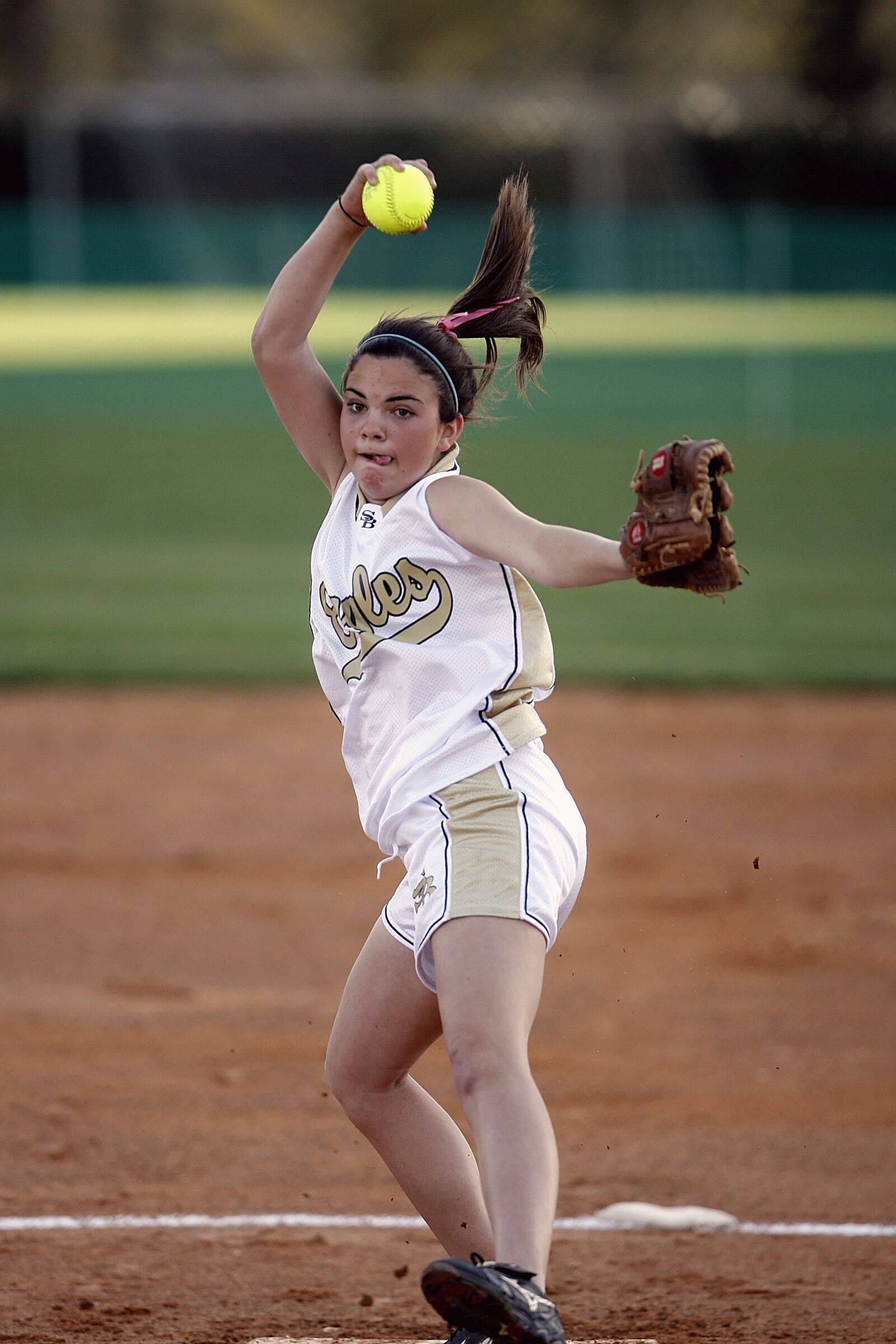 Canon EOS-1D Mark II N sample photo. Softball, pitcher, pitching photography