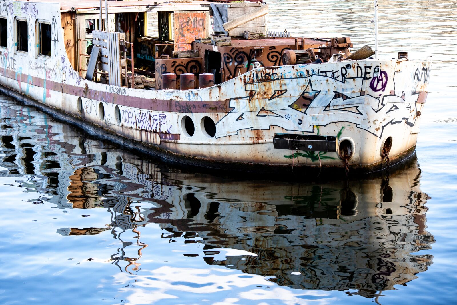 Canon EOS M50 (EOS Kiss M) sample photo. Ship, wreck, ship wreck photography