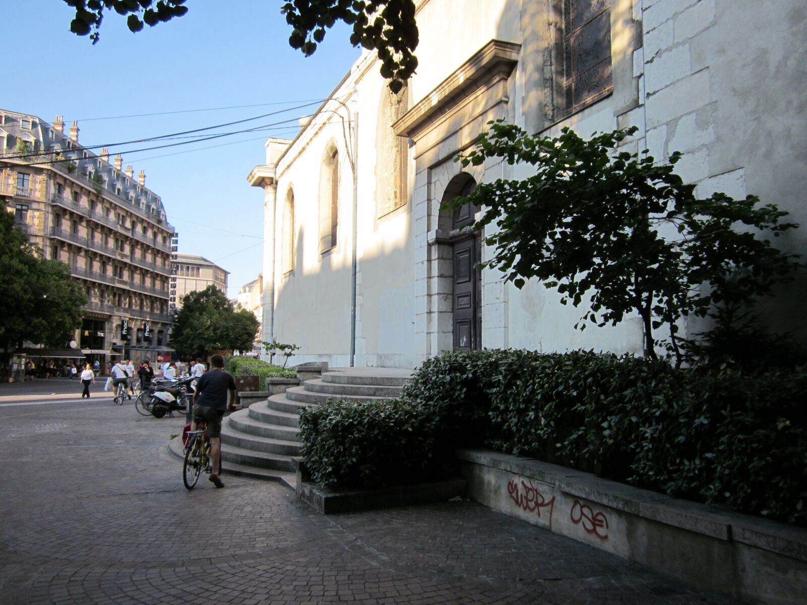 Canon PowerShot A1200 sample photo. Church, grenoble, visit photography