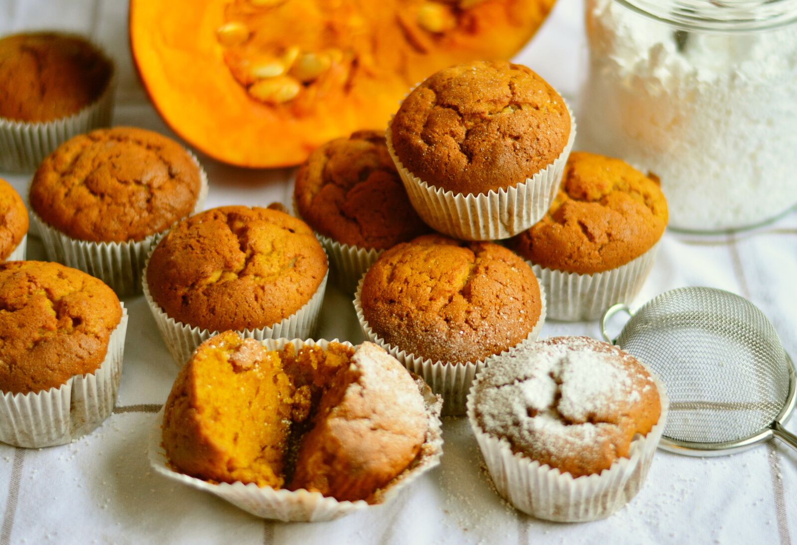 Nikon D5200 sample photo. Muffins, pumpkin muffins, pastries photography