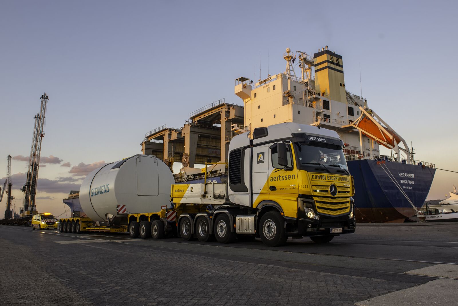 Nikon D610 sample photo. Transport, truck, special transport photography