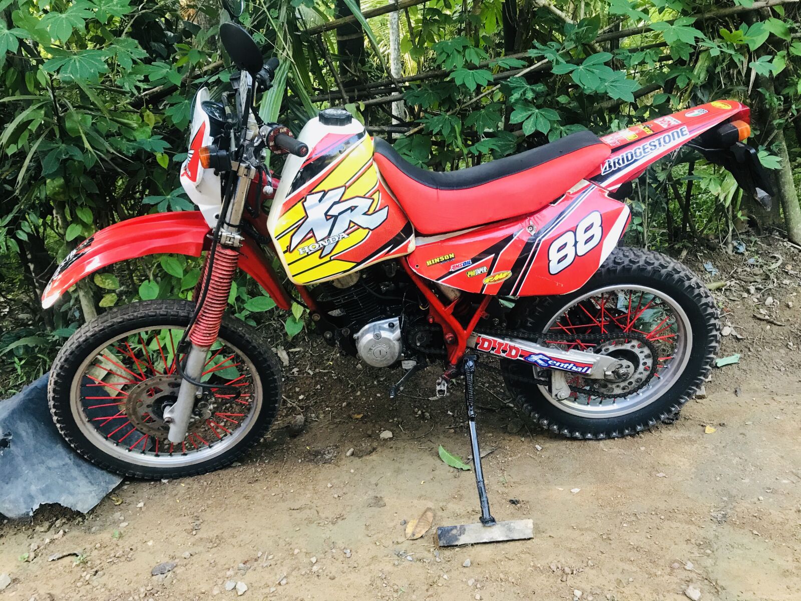 iPhone 7 back camera 3.99mm f/1.8 sample photo. Offroad, yamaha, dirtbike photography