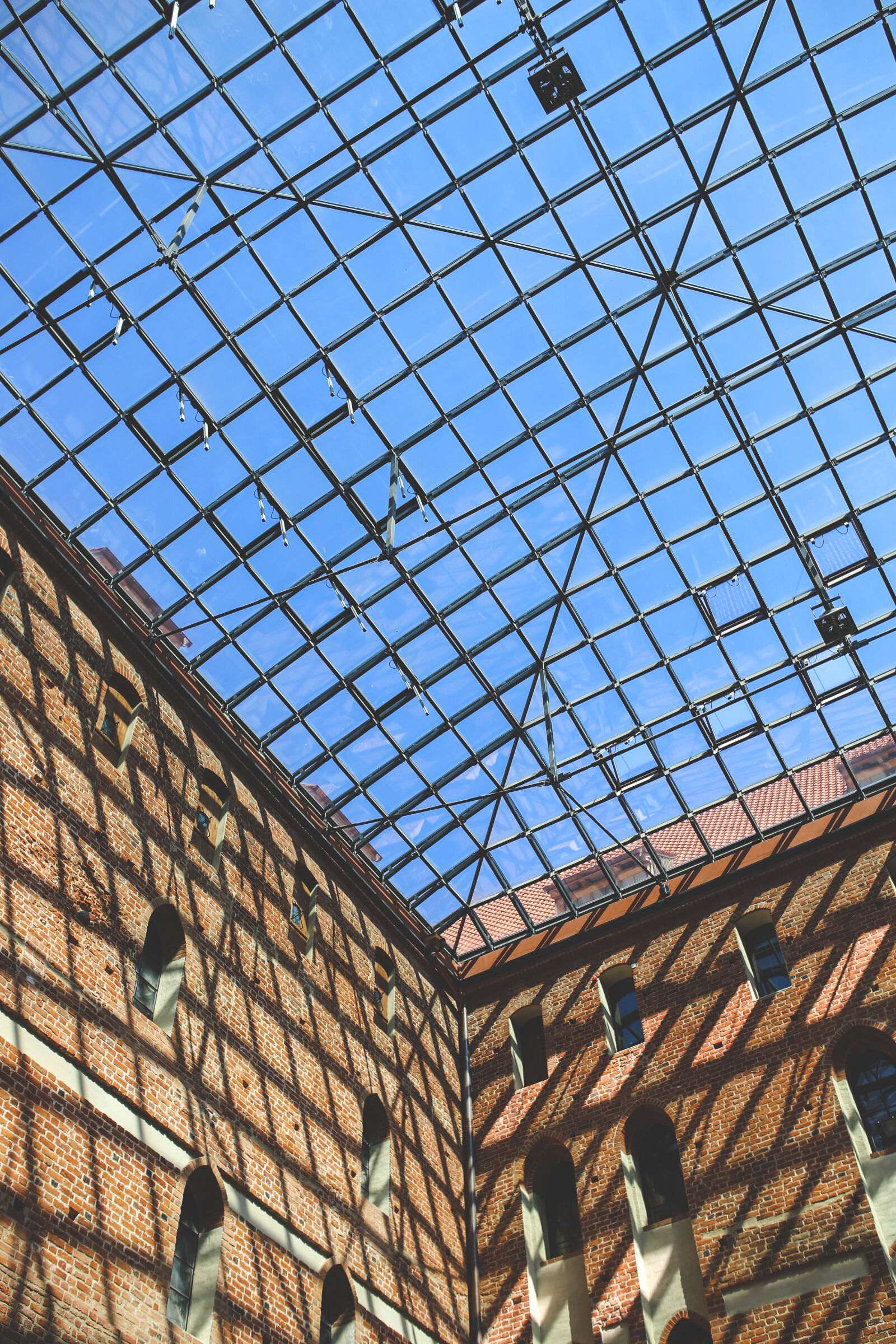 Canon EOS 6D + Sigma 35mm F1.4 DG HSM Art sample photo. Glass, roof photography