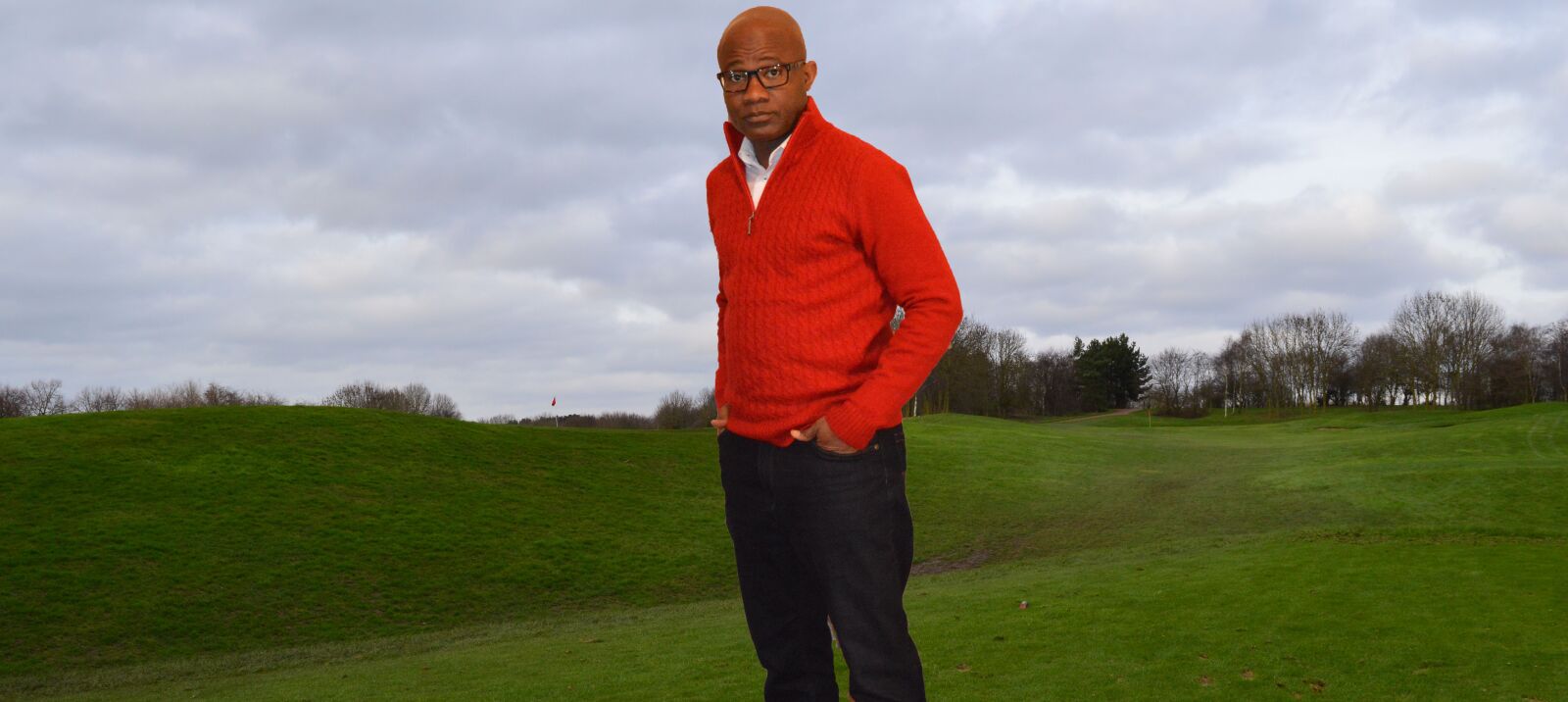 Nikon D3200 sample photo. Chap, cool, glasses, golf photography