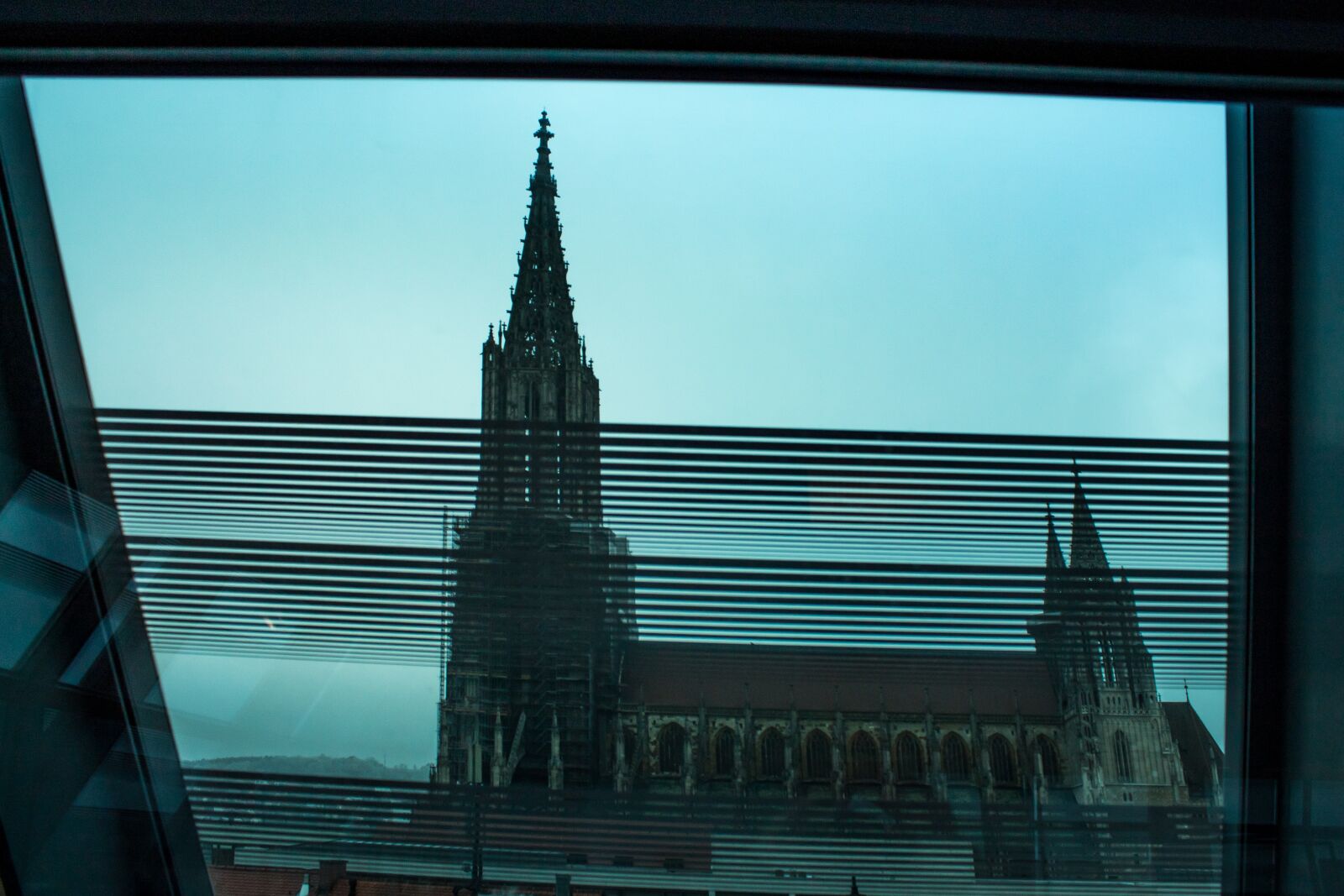 Canon EOS 1300D (EOS Rebel T6 / EOS Kiss X80) sample photo. M nster, church, glass photography