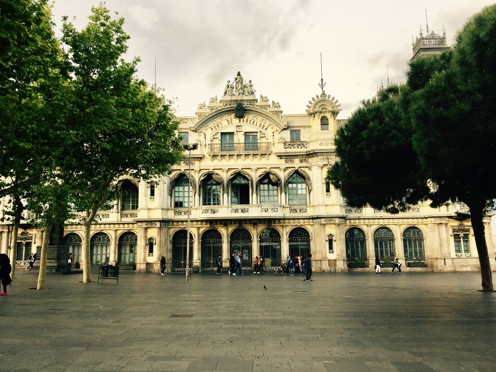 Apple iPhone 6s sample photo. Spain, barcelona, archi photography