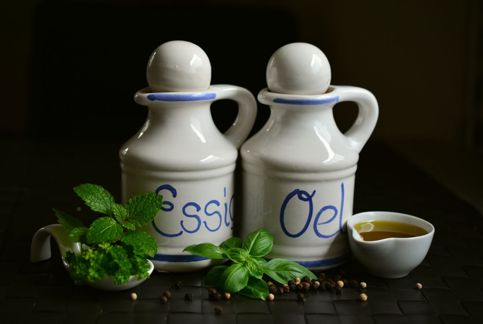Nikon D5200 sample photo. Oil and vinegar, oil photography