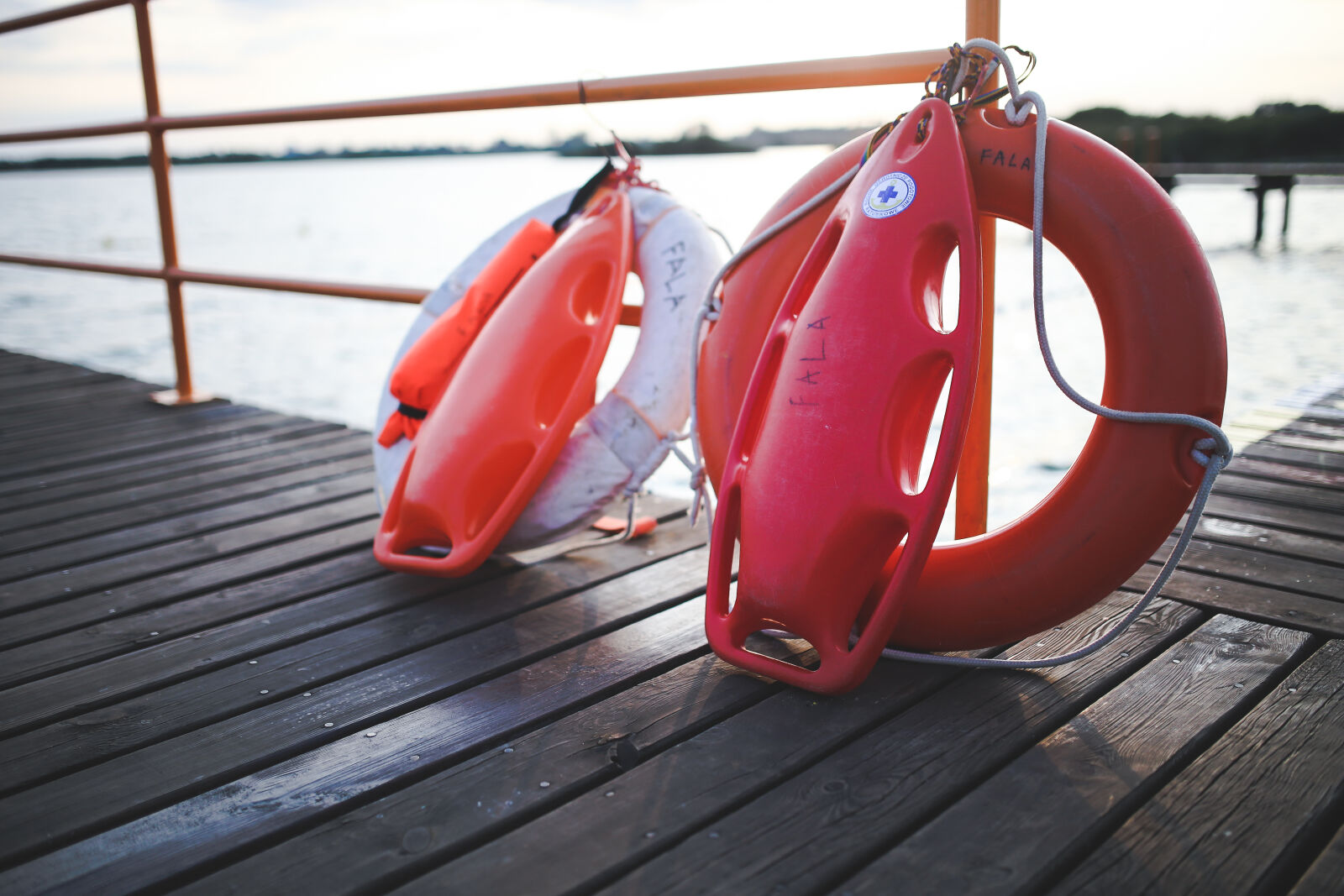 Canon EOS 6D + Sigma 35mm F1.4 DG HSM Art sample photo. Safety, buoy photography