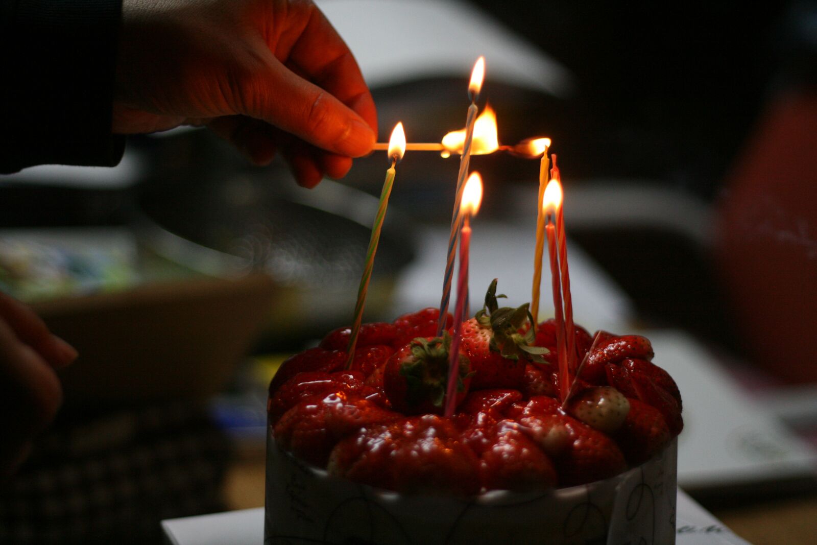 Canon EOS 400D (EOS Digital Rebel XTi / EOS Kiss Digital X) sample photo. Birthday, cake, congratulations photography