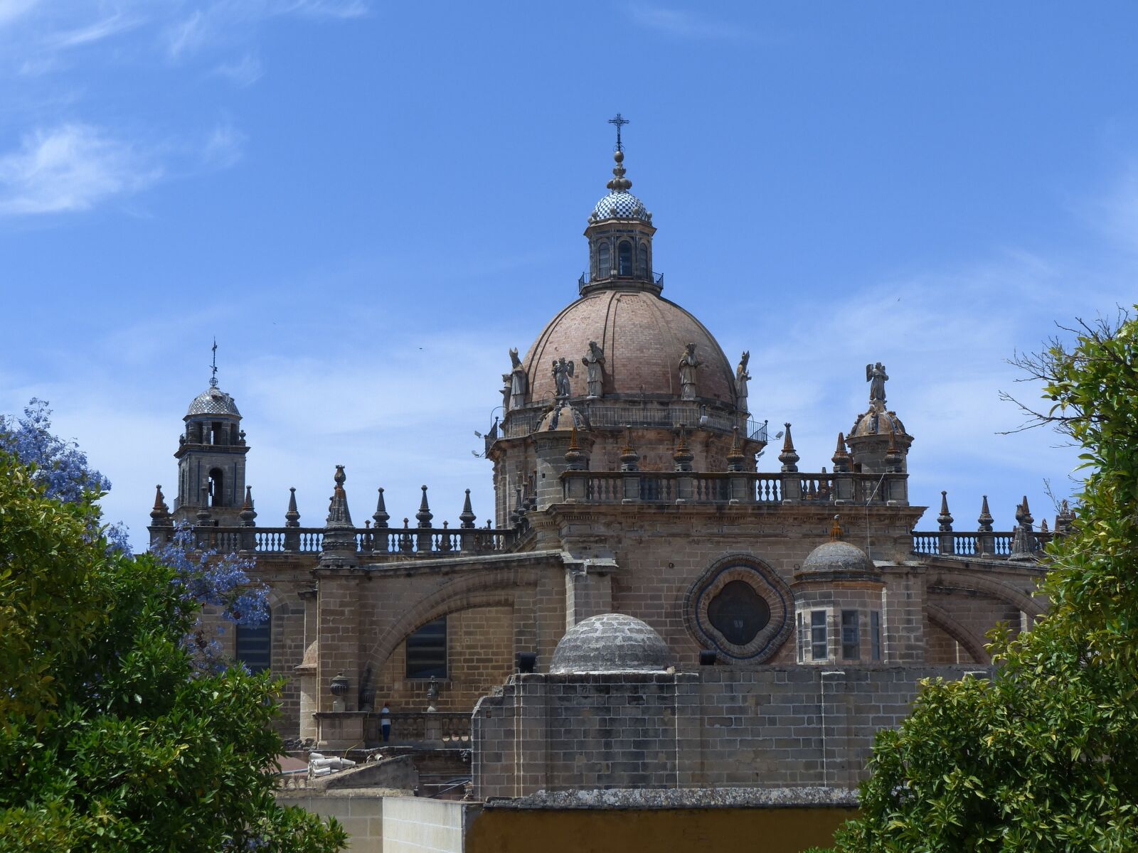 Panasonic Lumix DMC-FZ200 sample photo. Cathedral, architecture, andalusia photography
