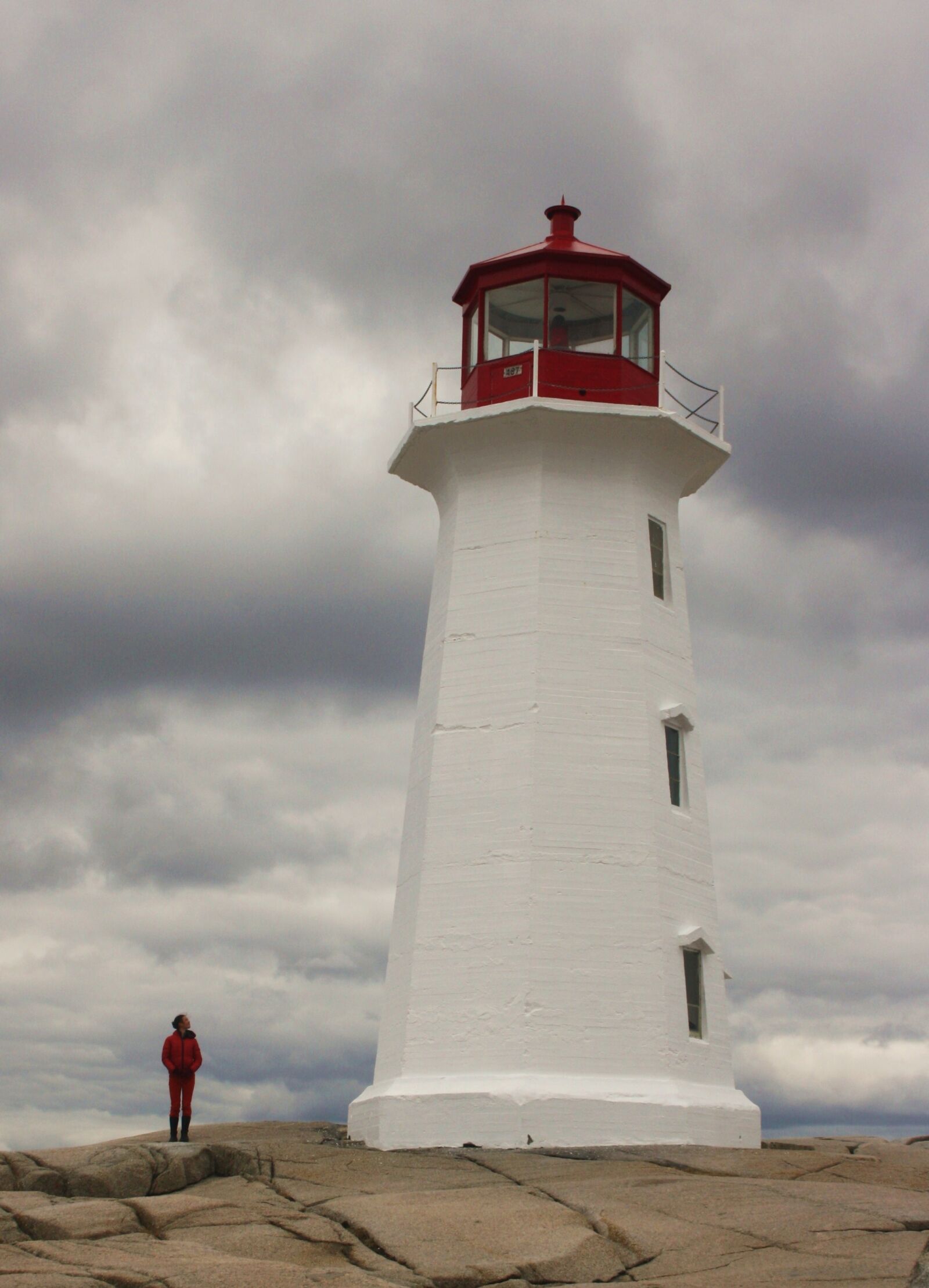 Canon EOS 1000D (EOS Digital Rebel XS / EOS Kiss F) sample photo. Lighthouse, red, white photography