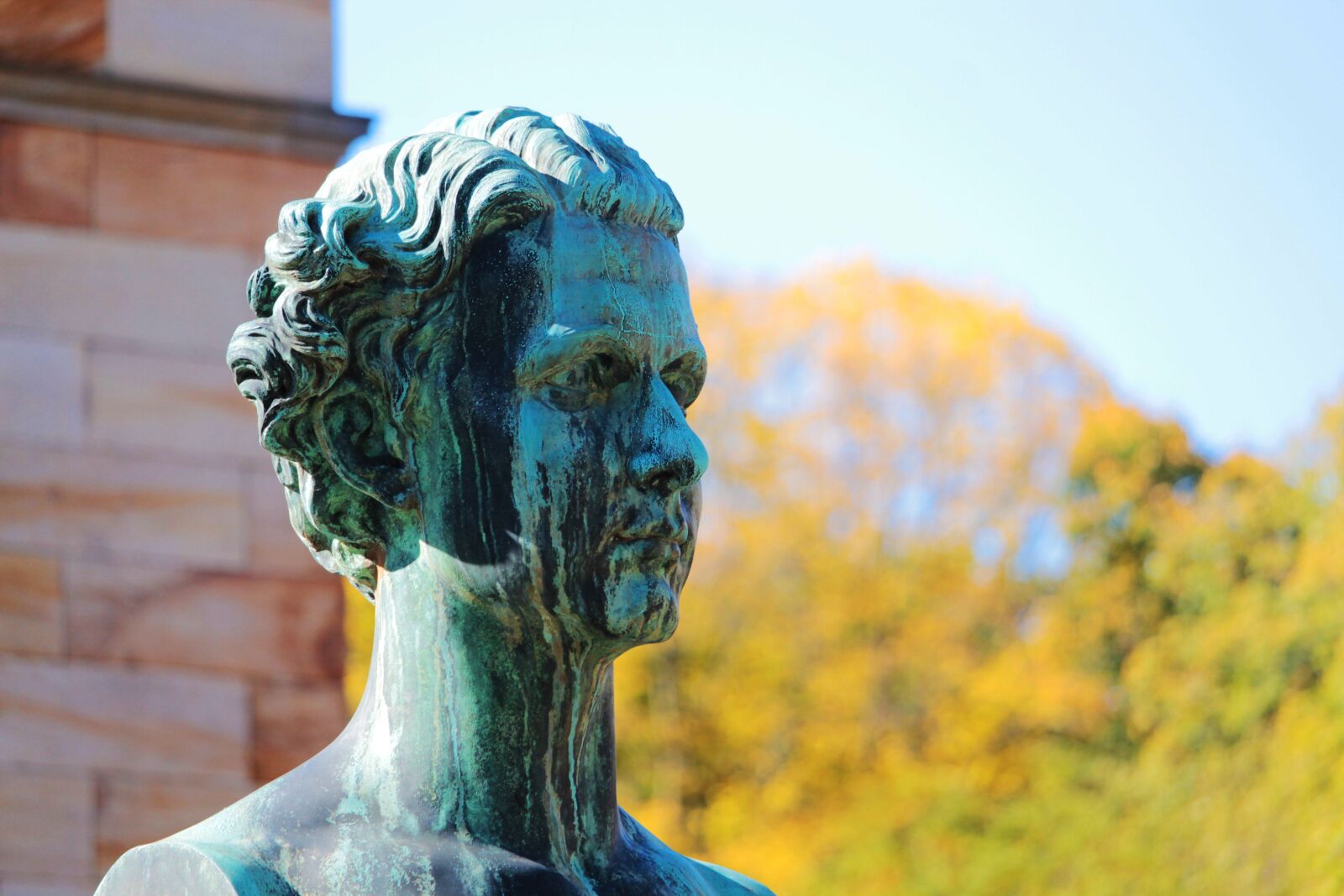 Canon EF-S 55-250mm F4-5.6 IS STM sample photo. Bayreuth, statue, monument photography