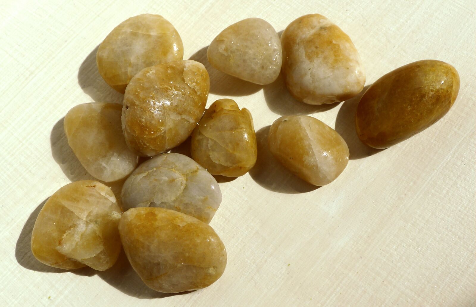 Panasonic Lumix DMC-LX5 sample photo. Pebbles, quartz, stones photography