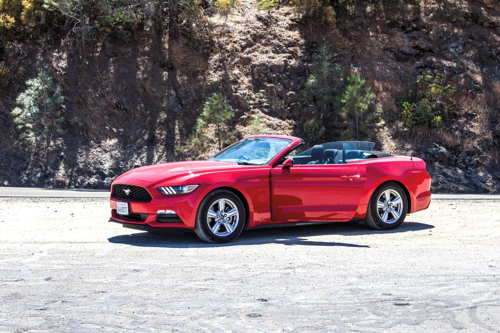 Canon EOS 600D (Rebel EOS T3i / EOS Kiss X5) sample photo. Car, vehicle, convertible, auto photography