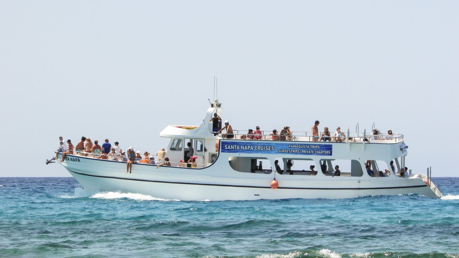 Canon PowerShot SX400 IS sample photo. Cruise boat, tourism, vacation photography