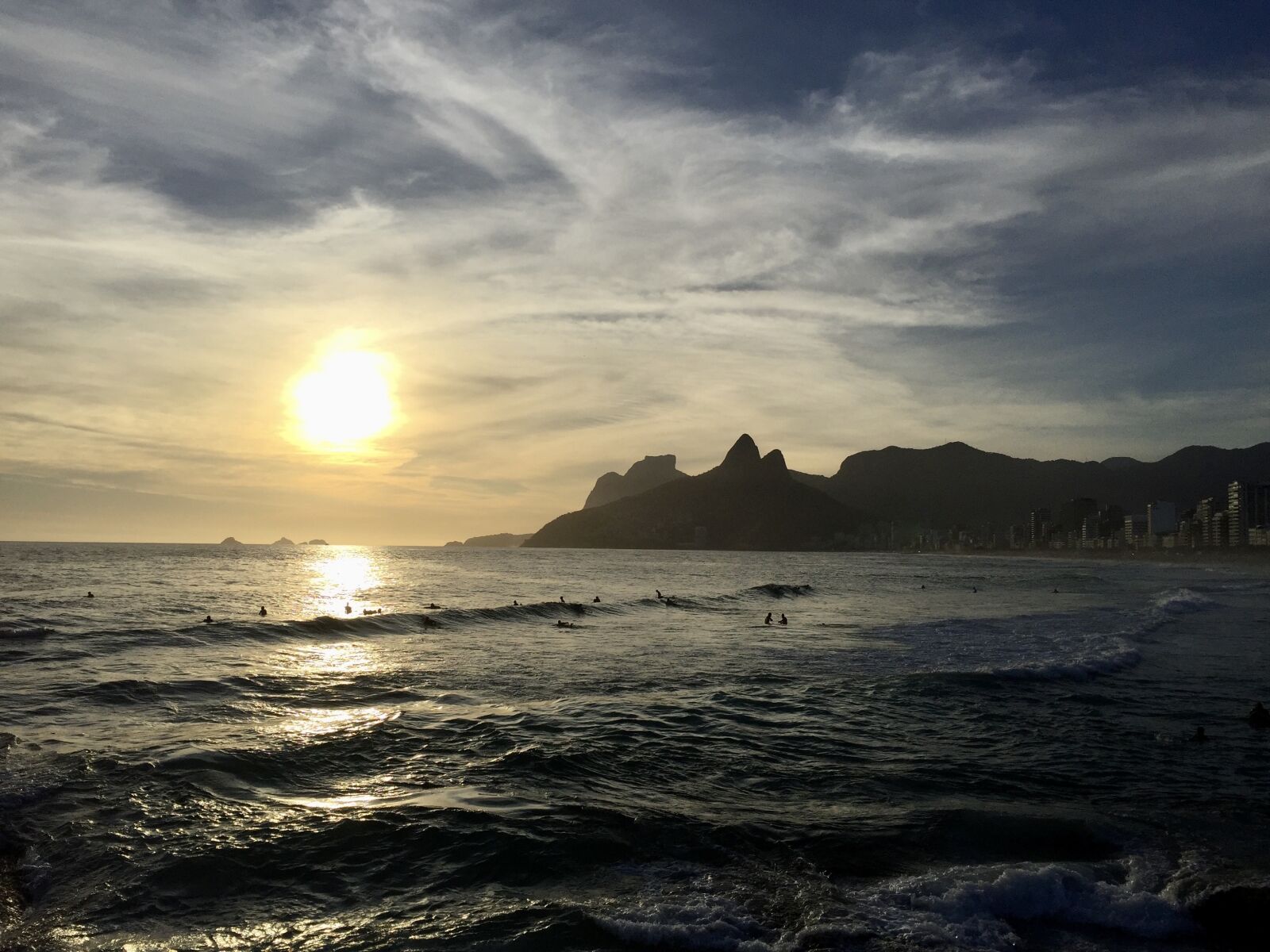 iPhone 6 back camera 4.15mm f/2.2 sample photo. Sunset, rio de janeiro photography