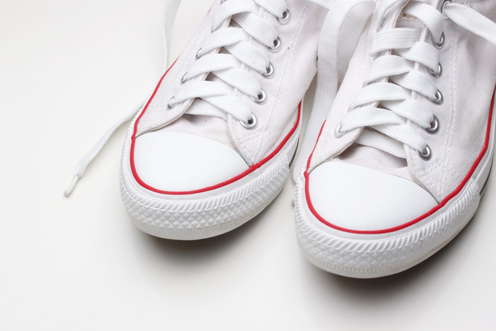 Canon EOS 500D (EOS Rebel T1i / EOS Kiss X3) sample photo. Sneakers, shoes, sports photography