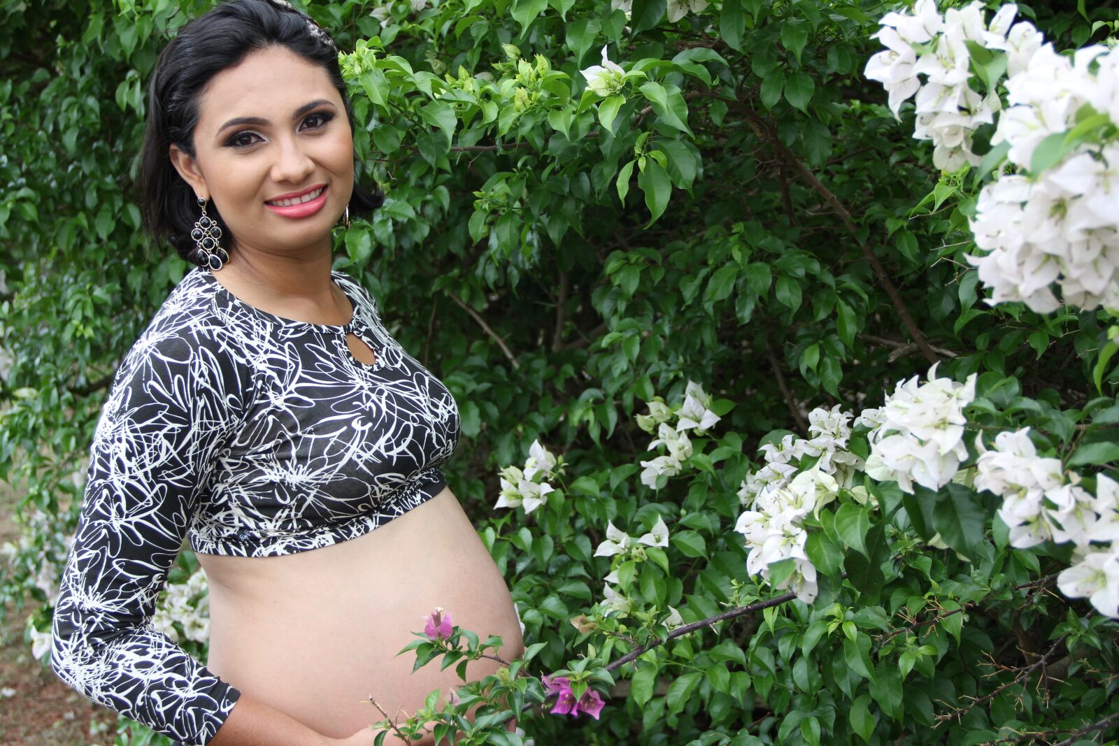 Canon EF-S 18-135mm F3.5-5.6 IS sample photo. Pregnancy, pregnant woman, pregnant photography