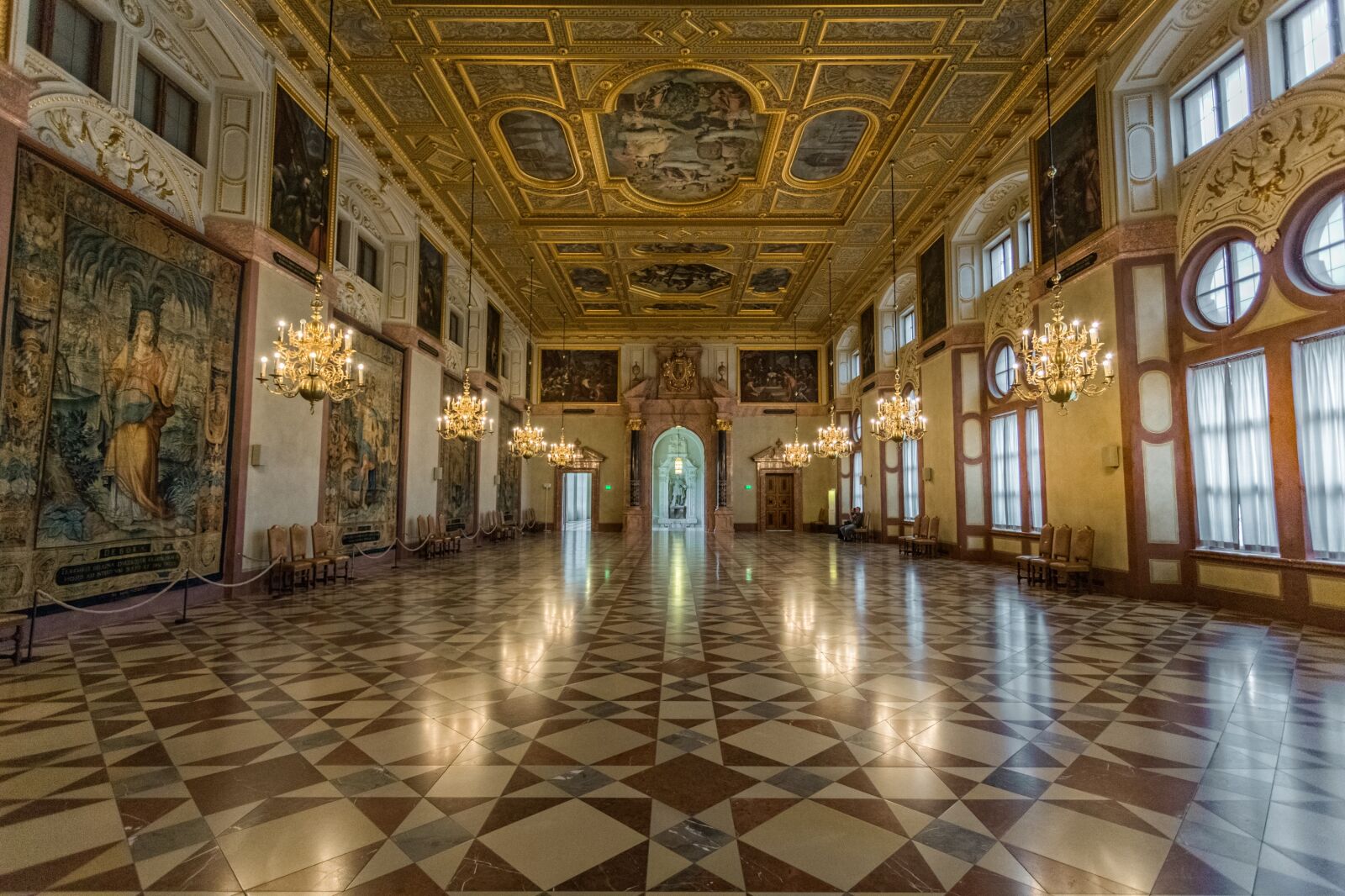 Canon EF 17-40mm F4L USM sample photo. Munich, palace, germany photography