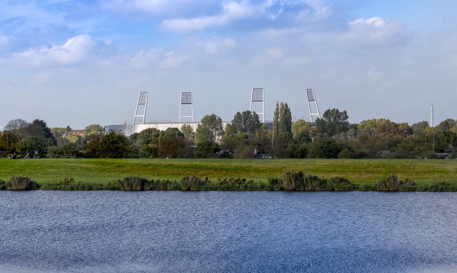 Canon EOS 750D (EOS Rebel T6i / EOS Kiss X8i) sample photo. Bremen, weser stadium, werdersee photography