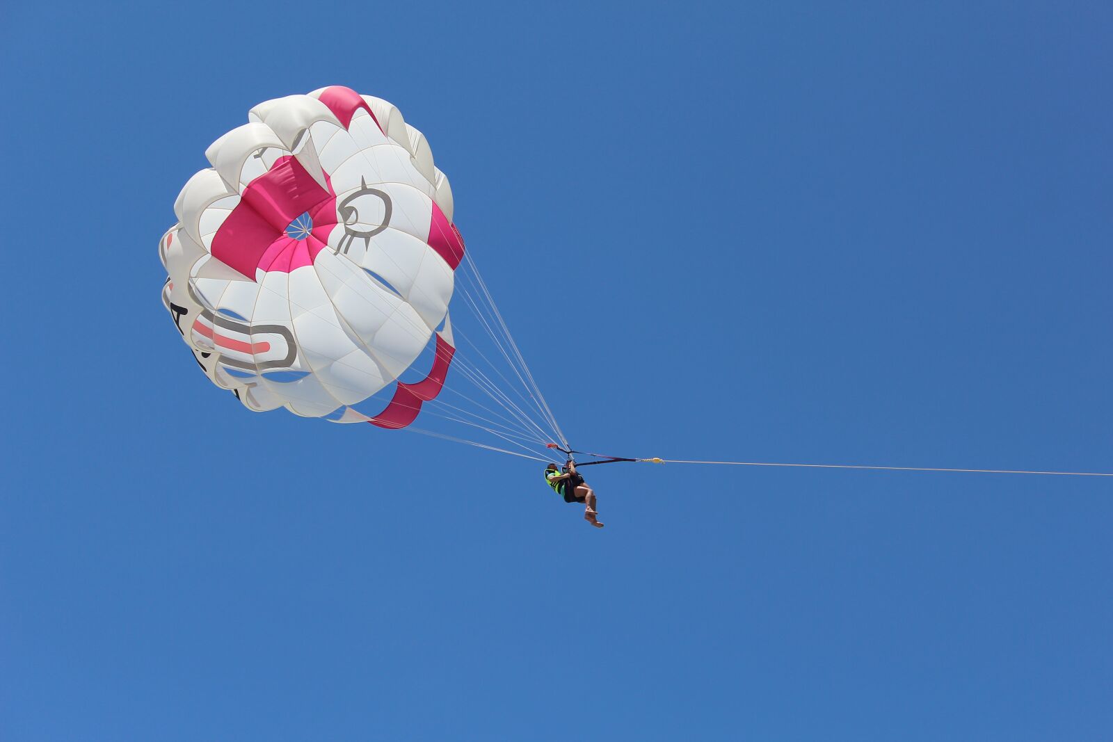 Canon EOS 600D (Rebel EOS T3i / EOS Kiss X5) sample photo. Summer, parachute, parasailing photography