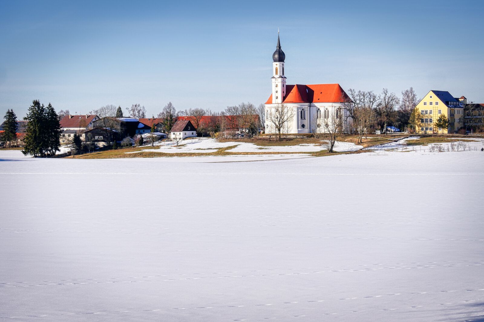 Panasonic Lumix DMC-GX8 sample photo. Church, snow, winter photography