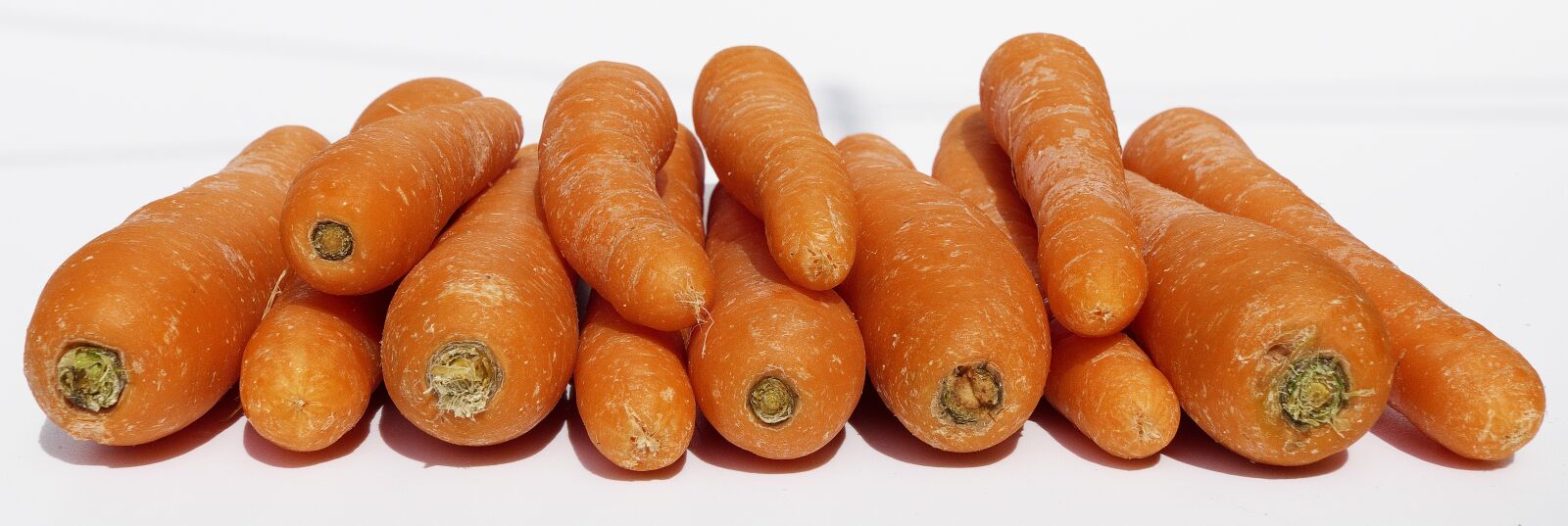 Panasonic Lumix DMC-FZ1000 sample photo. Carrots, lying, carrot photography