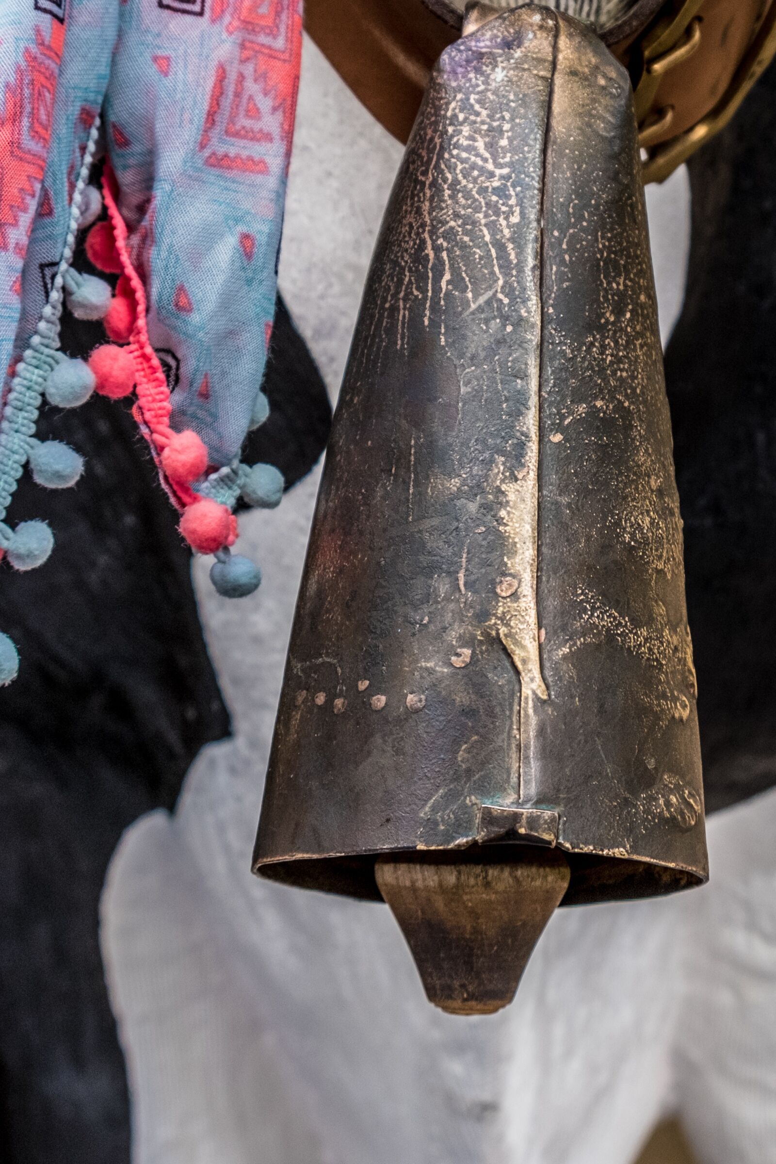 Fujifilm XF 18-55mm F2.8-4 R LM OIS sample photo. Cowbell, brass, old photography