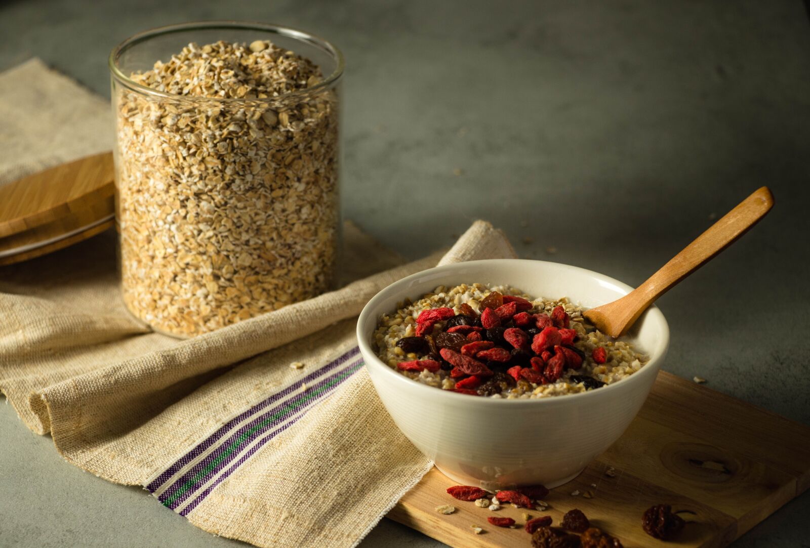 Canon EF-S 18-135mm F3.5-5.6 IS USM sample photo. Oatmeal, oat, porridge photography