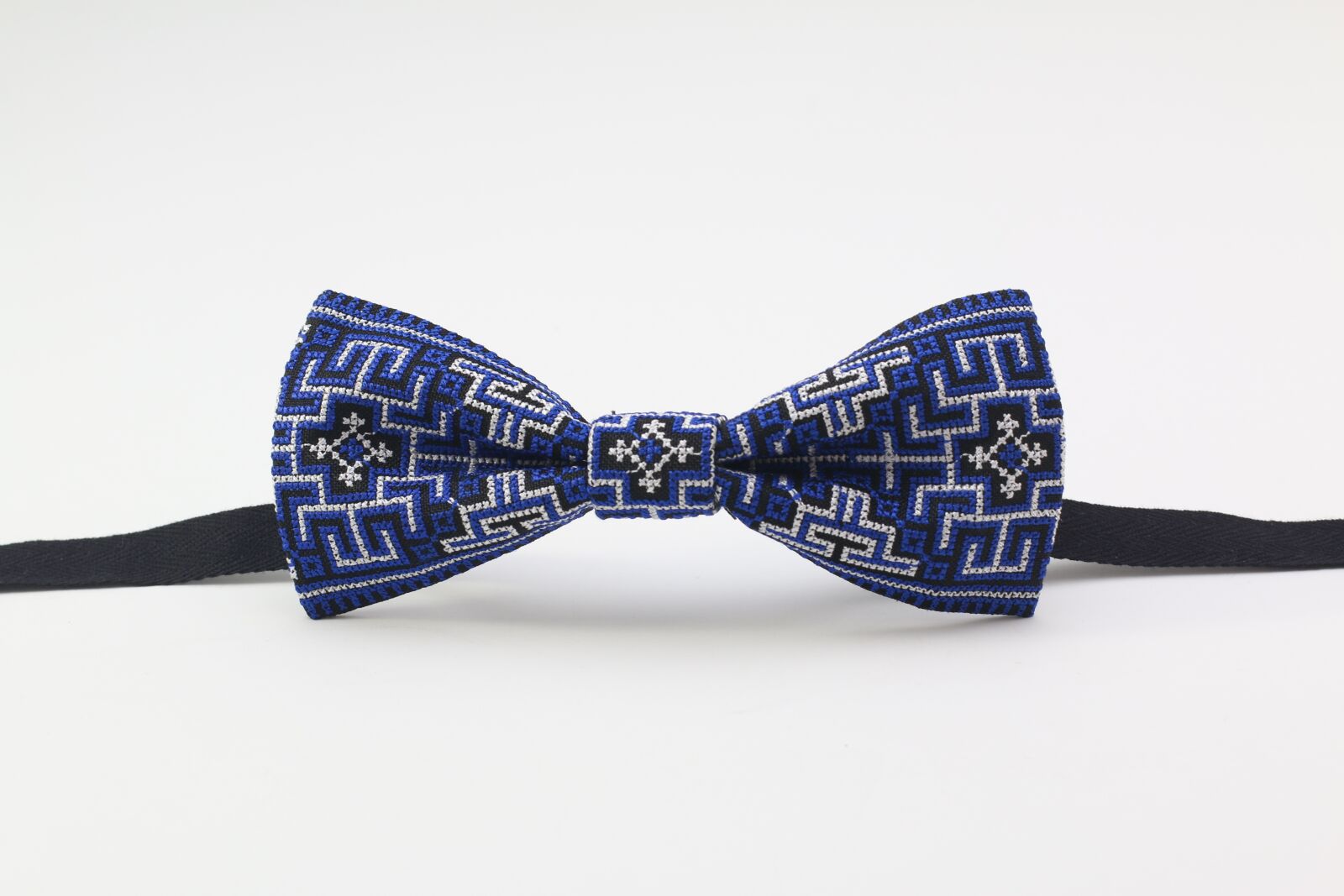 Canon EOS 70D + Canon EF 50mm F1.4 USM sample photo. Fashion, bow tie, hmong photography
