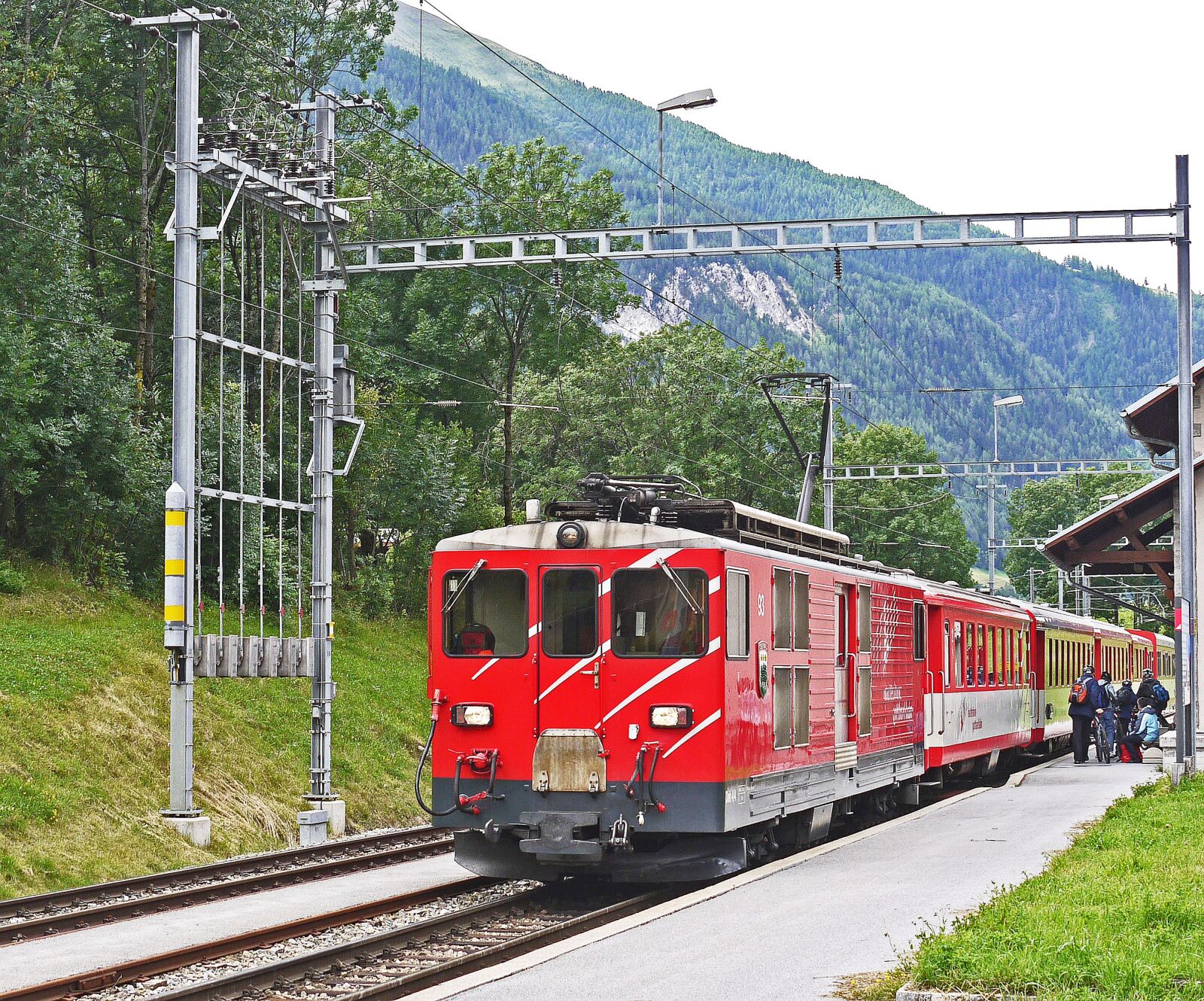 Panasonic Lumix DMC-G1 sample photo. Switzerland, matterhorn-gotthard-bahn, regional train photography