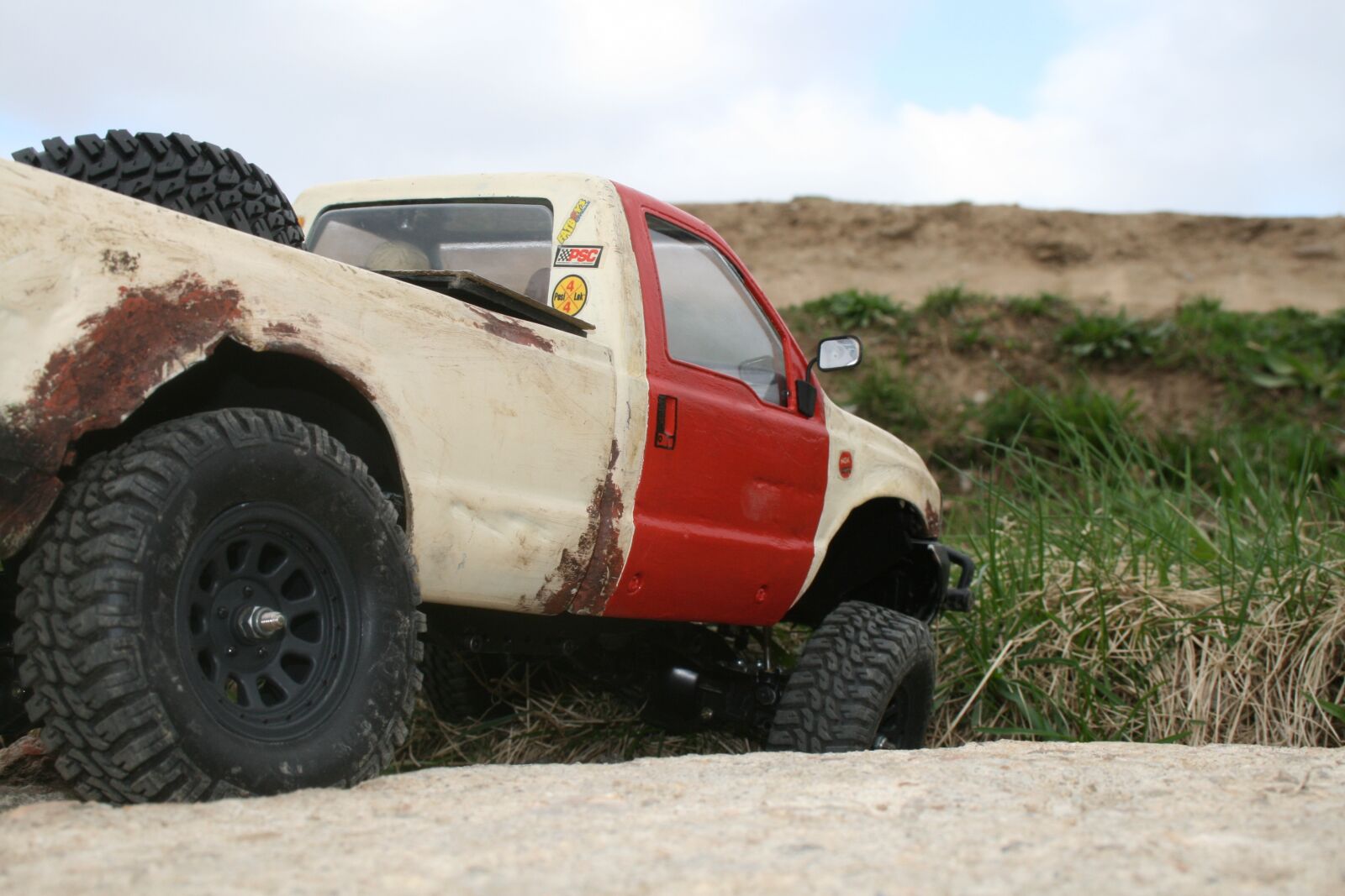 Canon EOS 400D (EOS Digital Rebel XTi / EOS Kiss Digital X) sample photo. Rc crawler, ford f350 photography