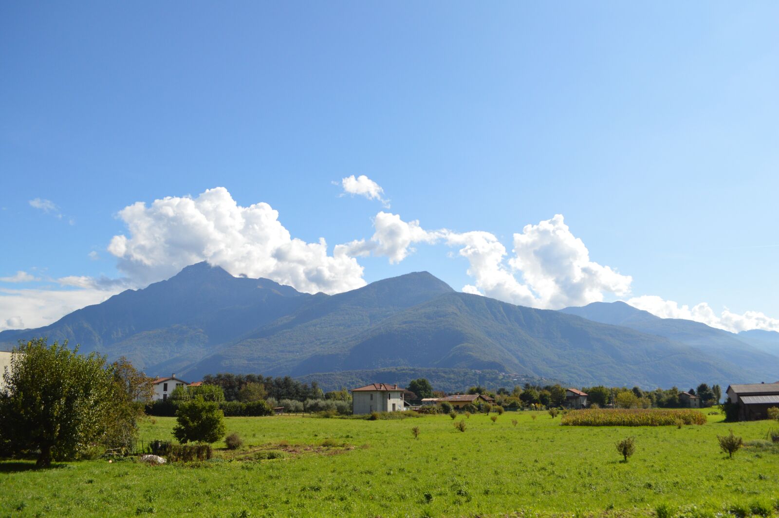 Nikon D3200 sample photo. Mountains in the background photography