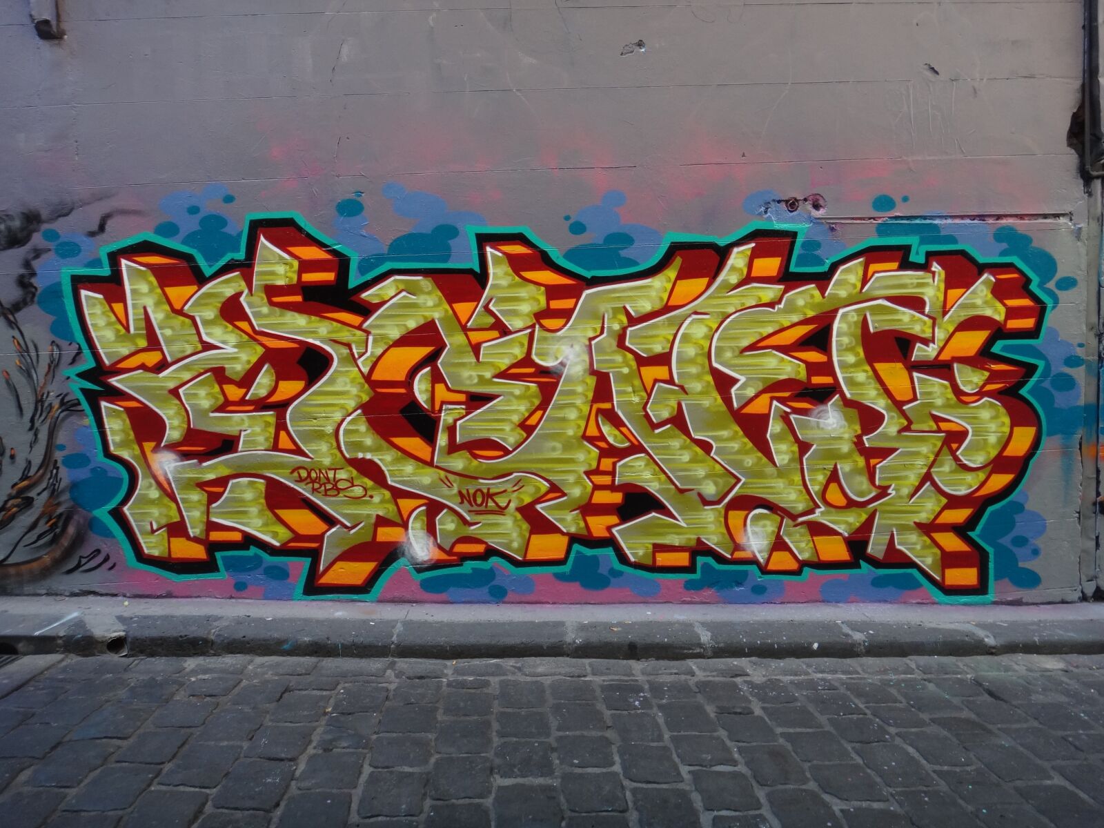 Sony DSC-TX20 sample photo. Graffiti, hosierlane, spray photography